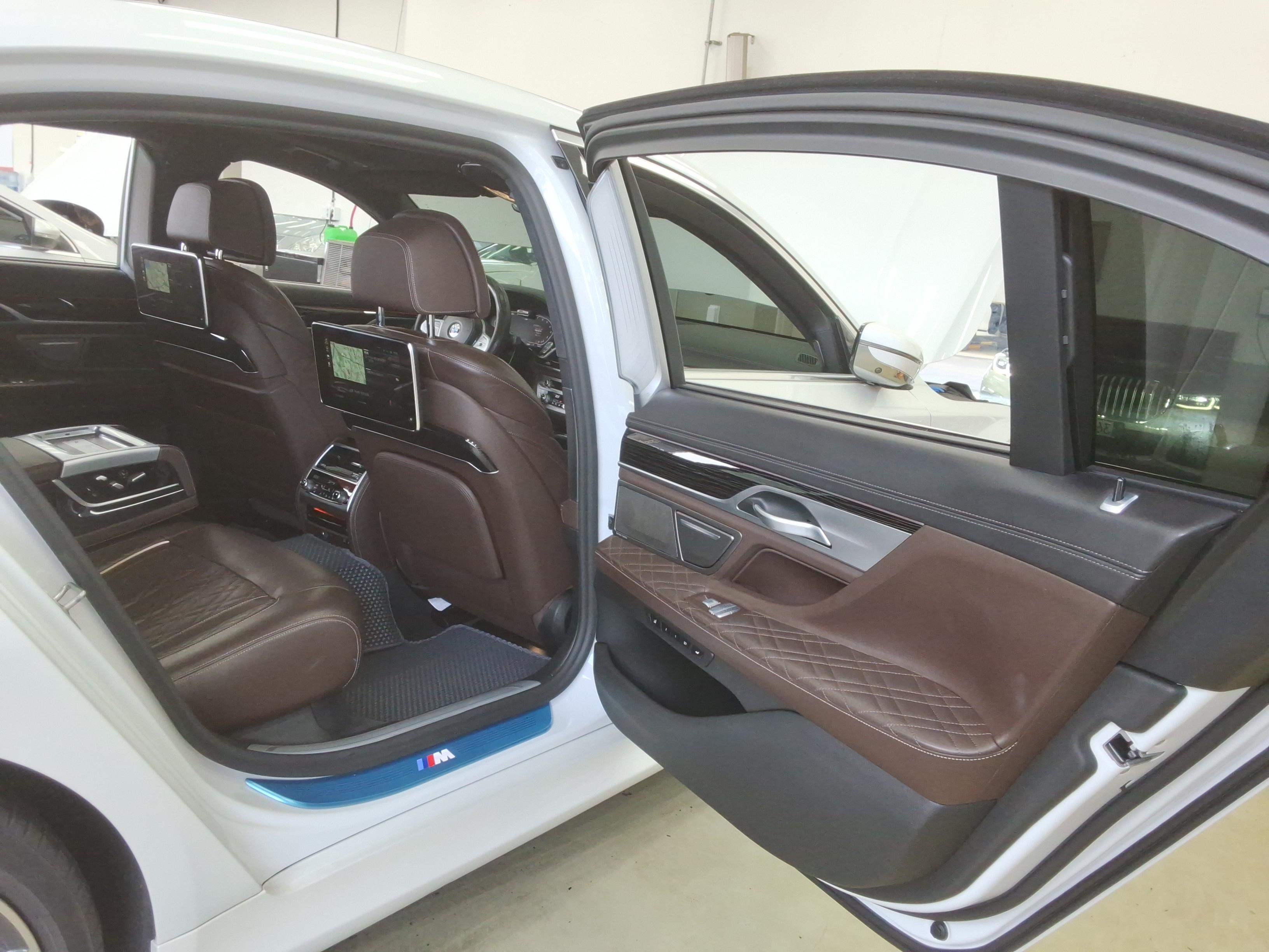 بي إم دبليو الفئة 7 2021 - صورة 11