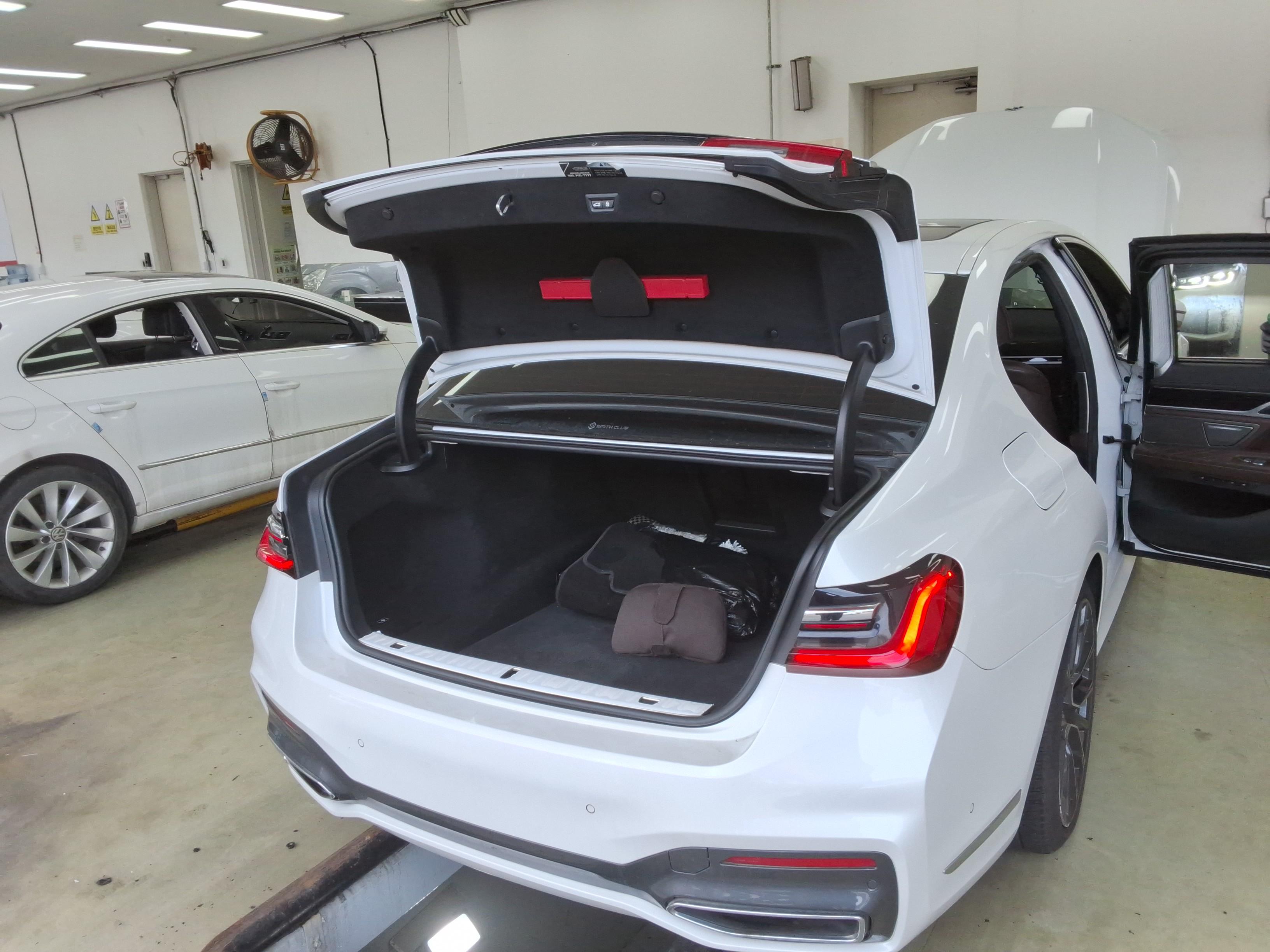 بي إم دبليو الفئة 7 2021 - صورة 14