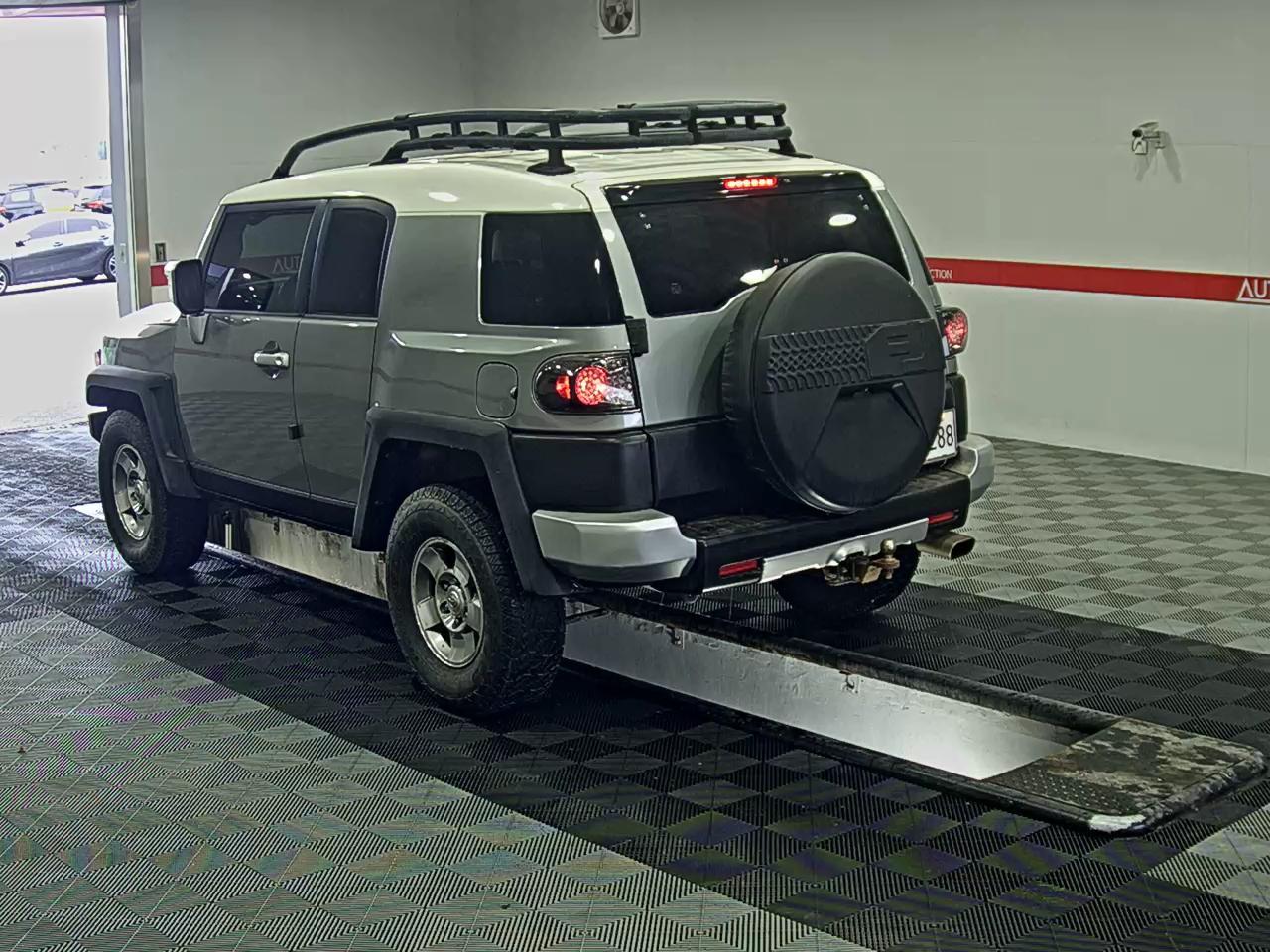 TOYOTA FJ - 5