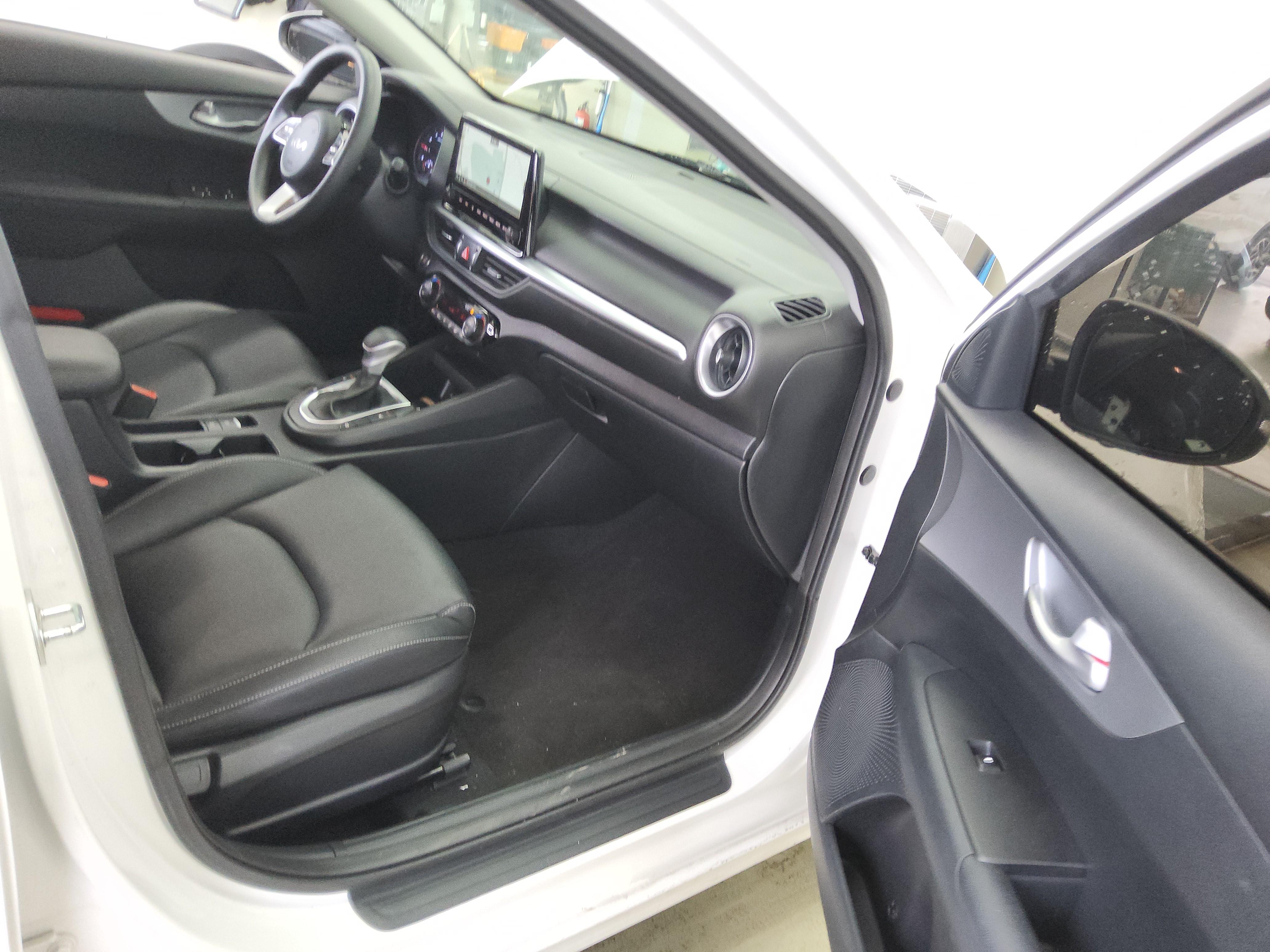 Kia K3 2022 - Image 14