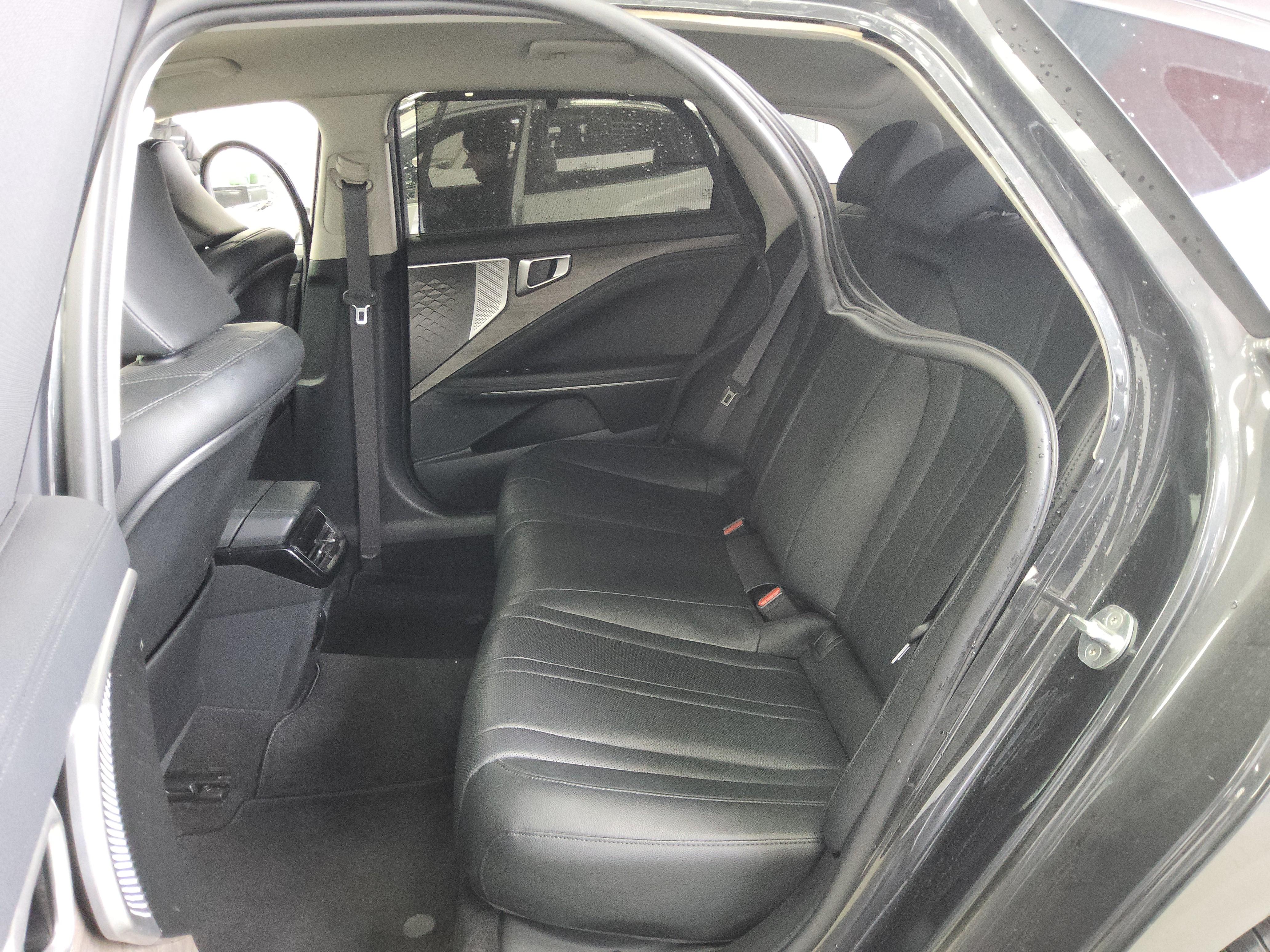 كيا K8 2022 - صورة 11