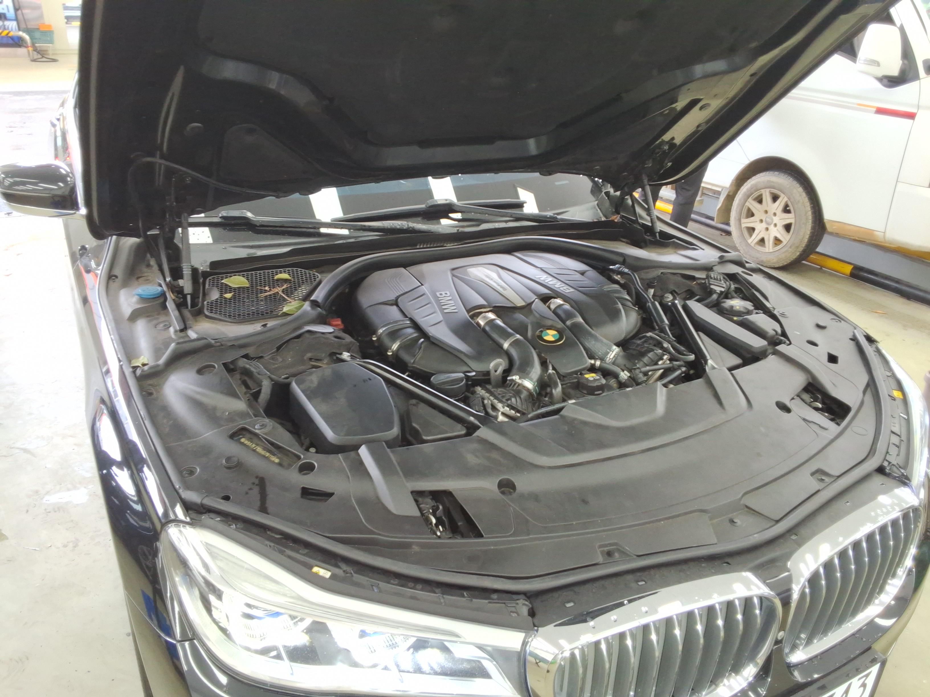 BMW 7 Series - 16