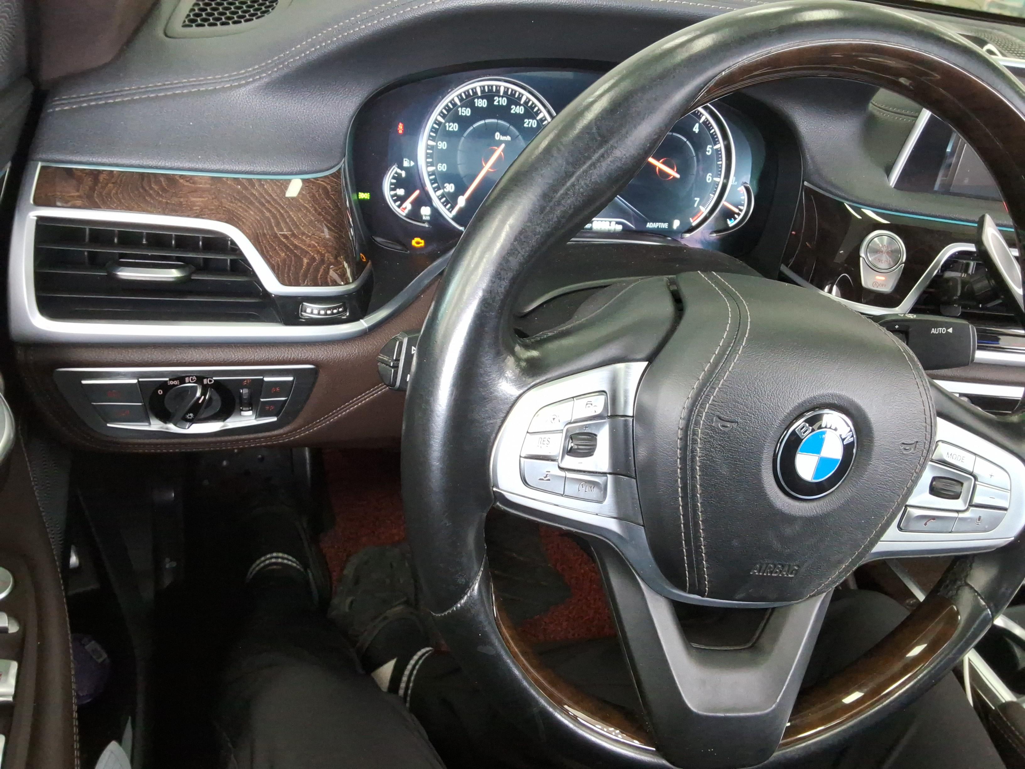 BMW 7 Series - 17