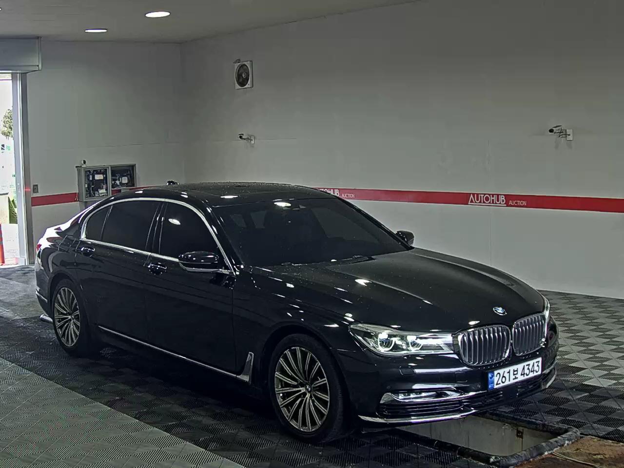 BMW 7 Series - 2