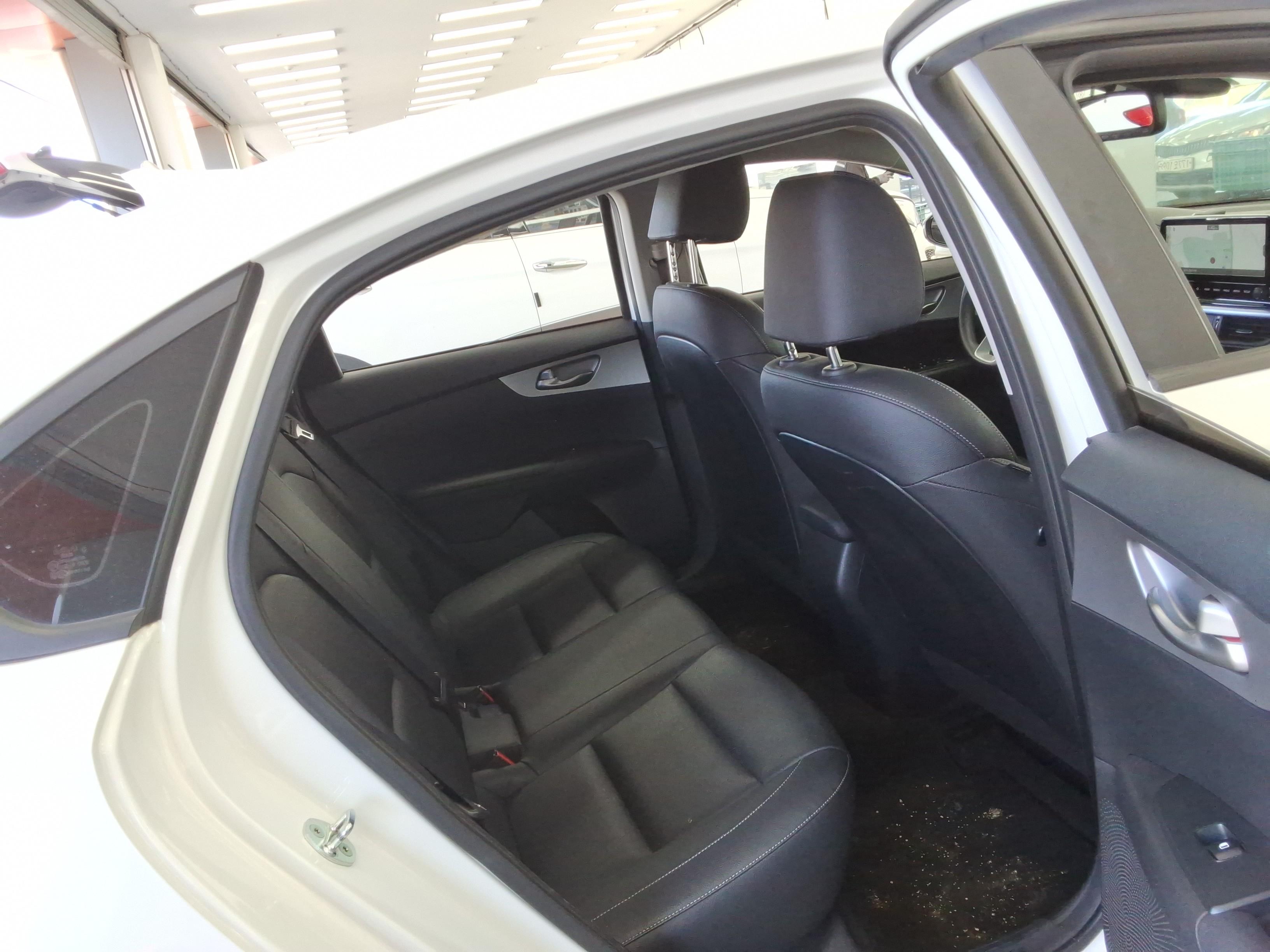 كيا K3 2022 - صورة 13