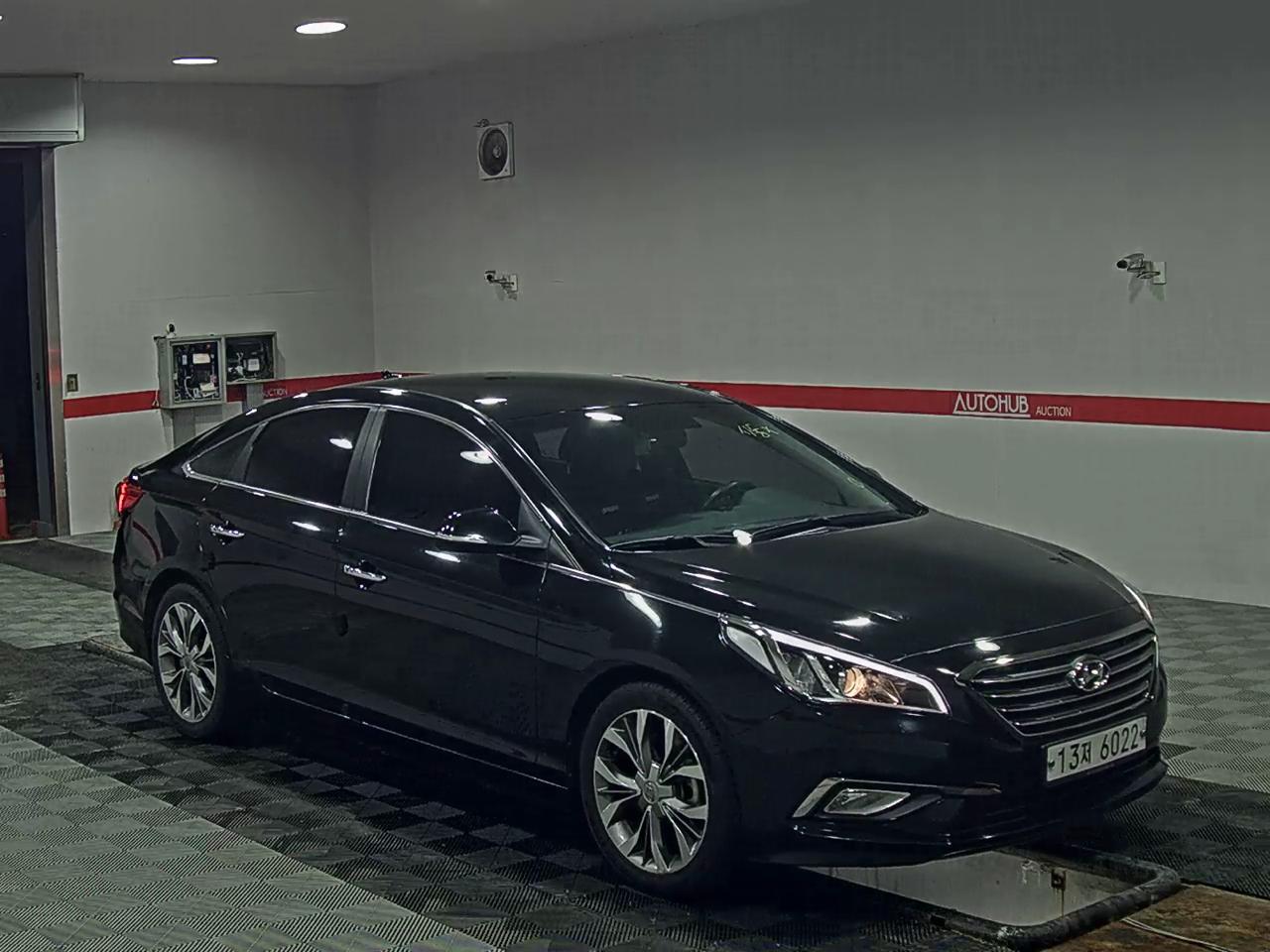 Hyundai Sonata 2015 - Image 2