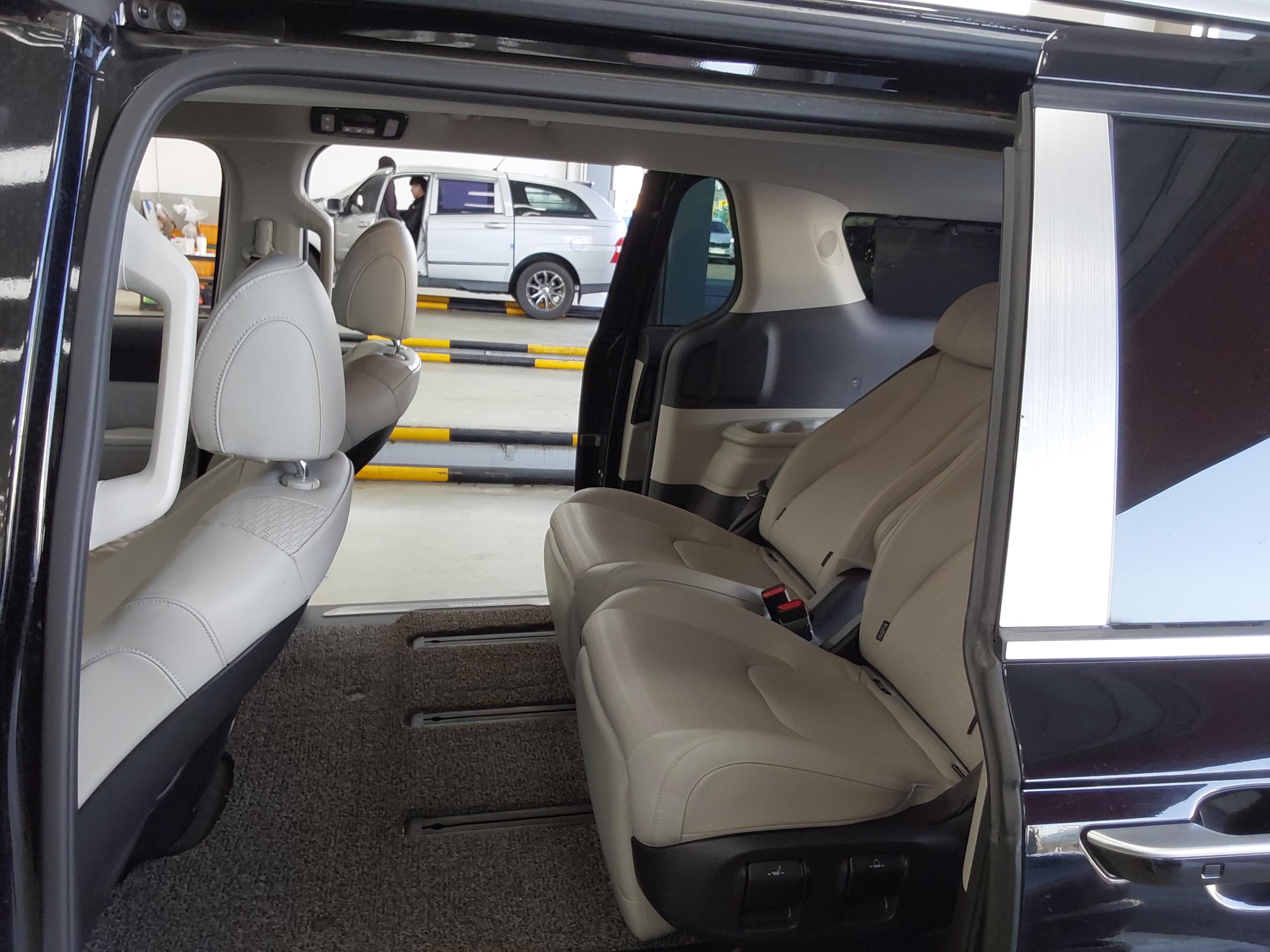 Kia Carnival 2022 - Image 11