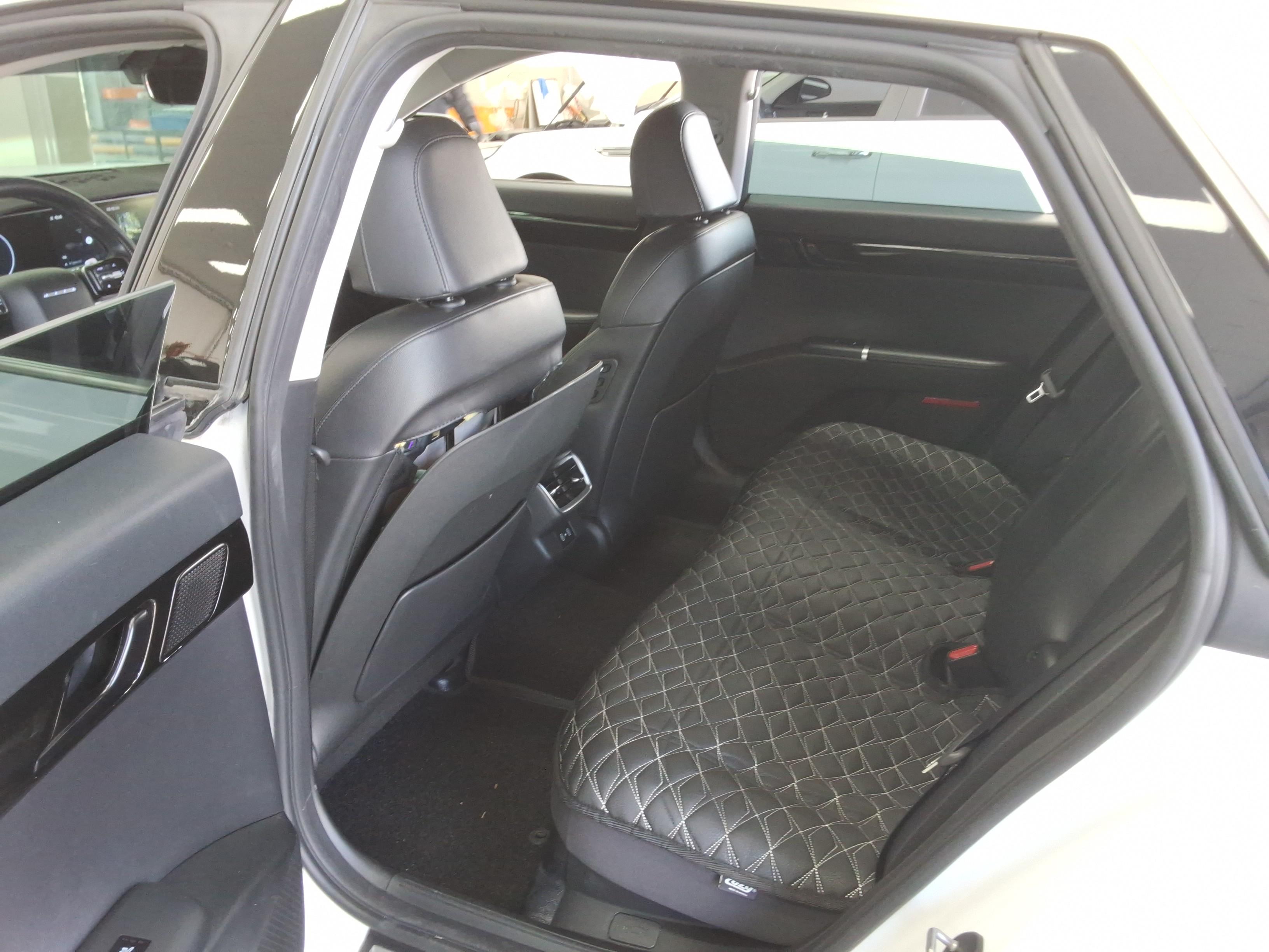 هيونداي جرانجر 2023 - صورة 12