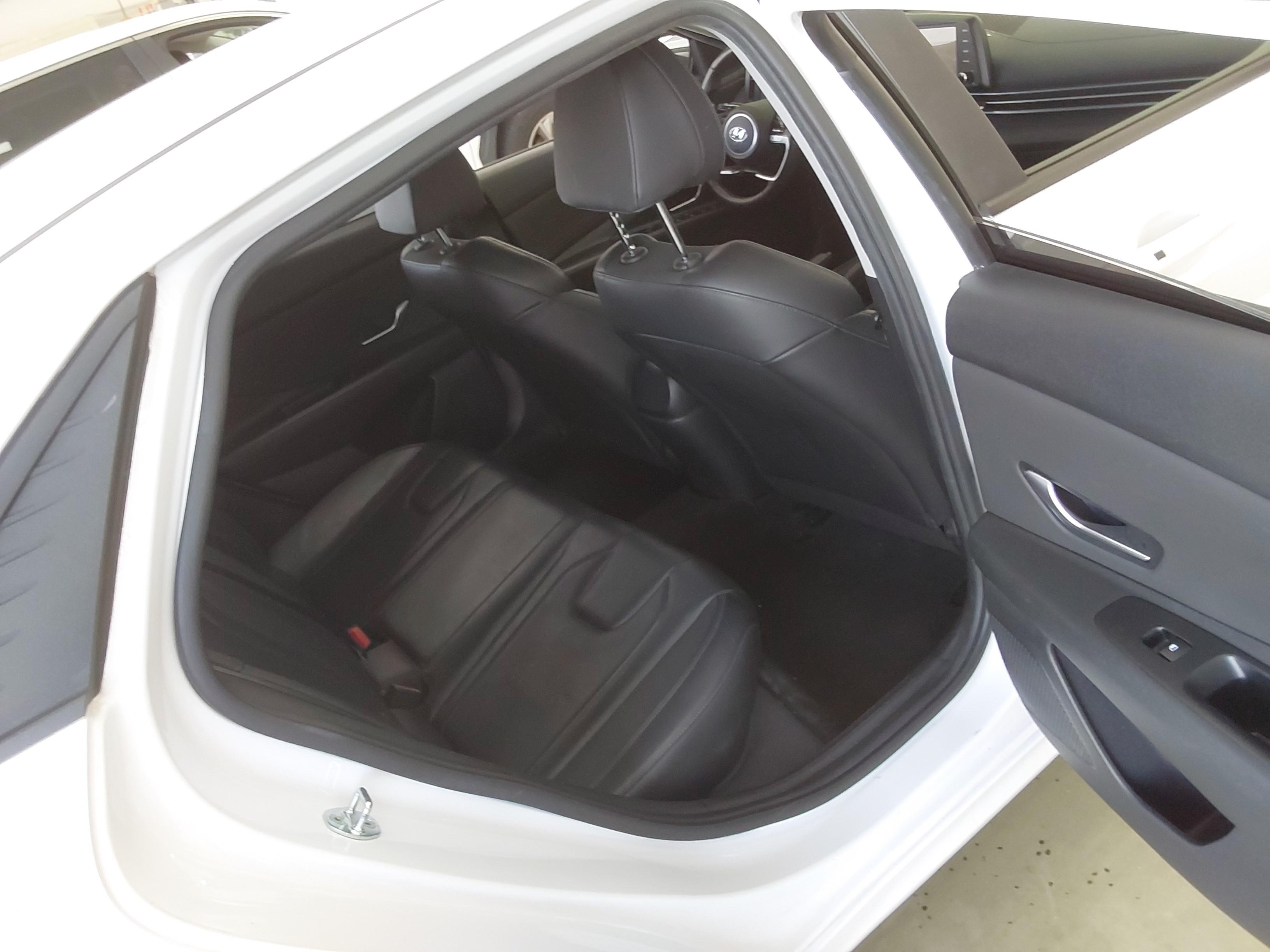 هيونداي إلانترا 2021 - صورة 15