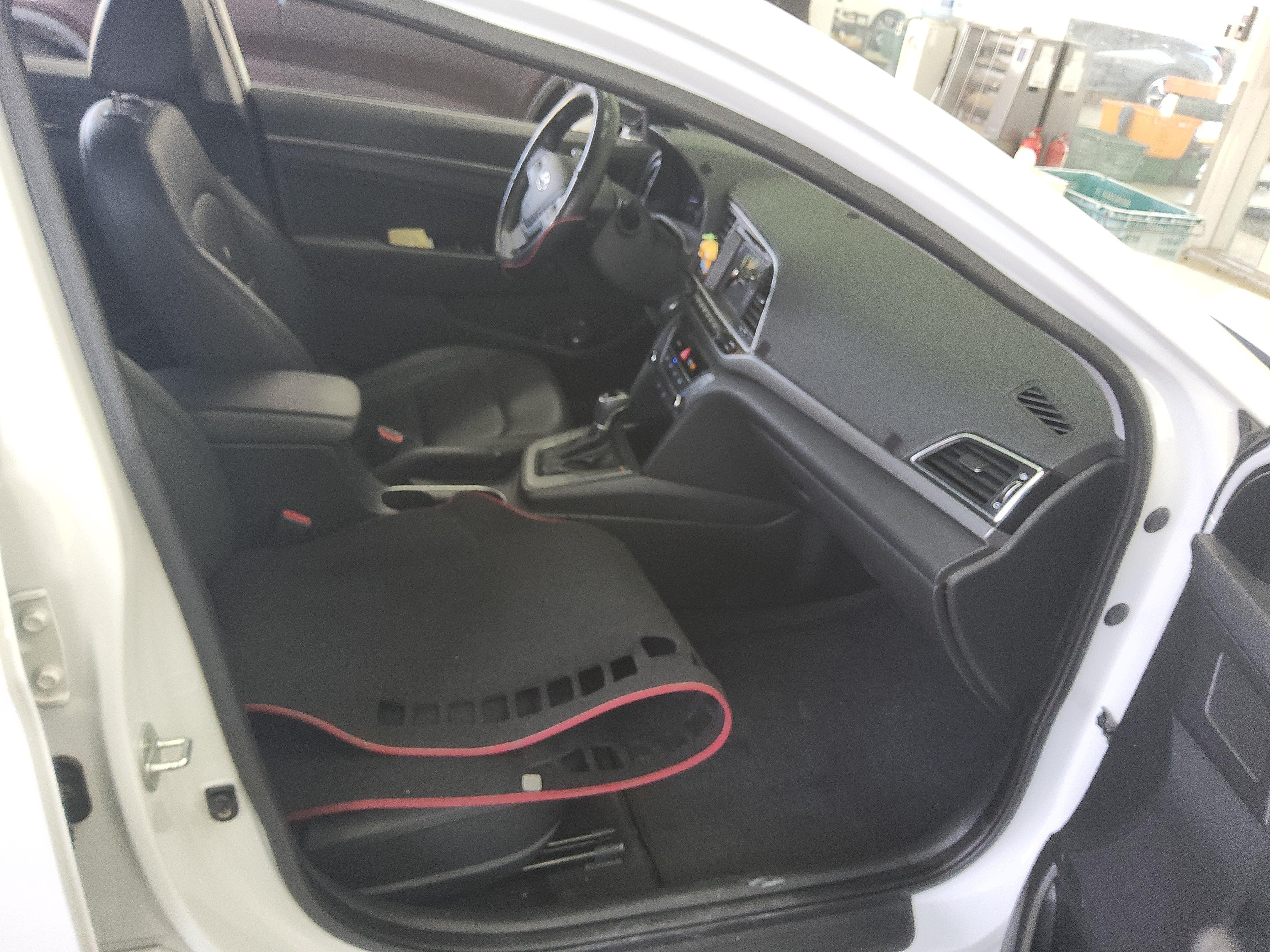 Hyundai Elantra 2017 - Image 13