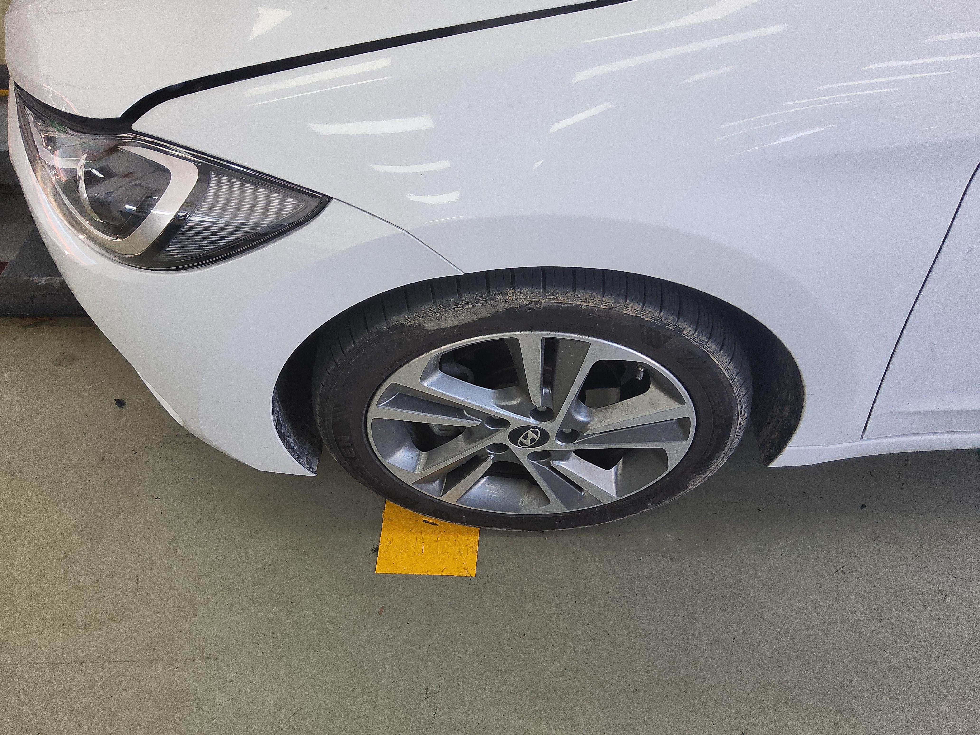 Hyundai Elantra 2017 - Image 20