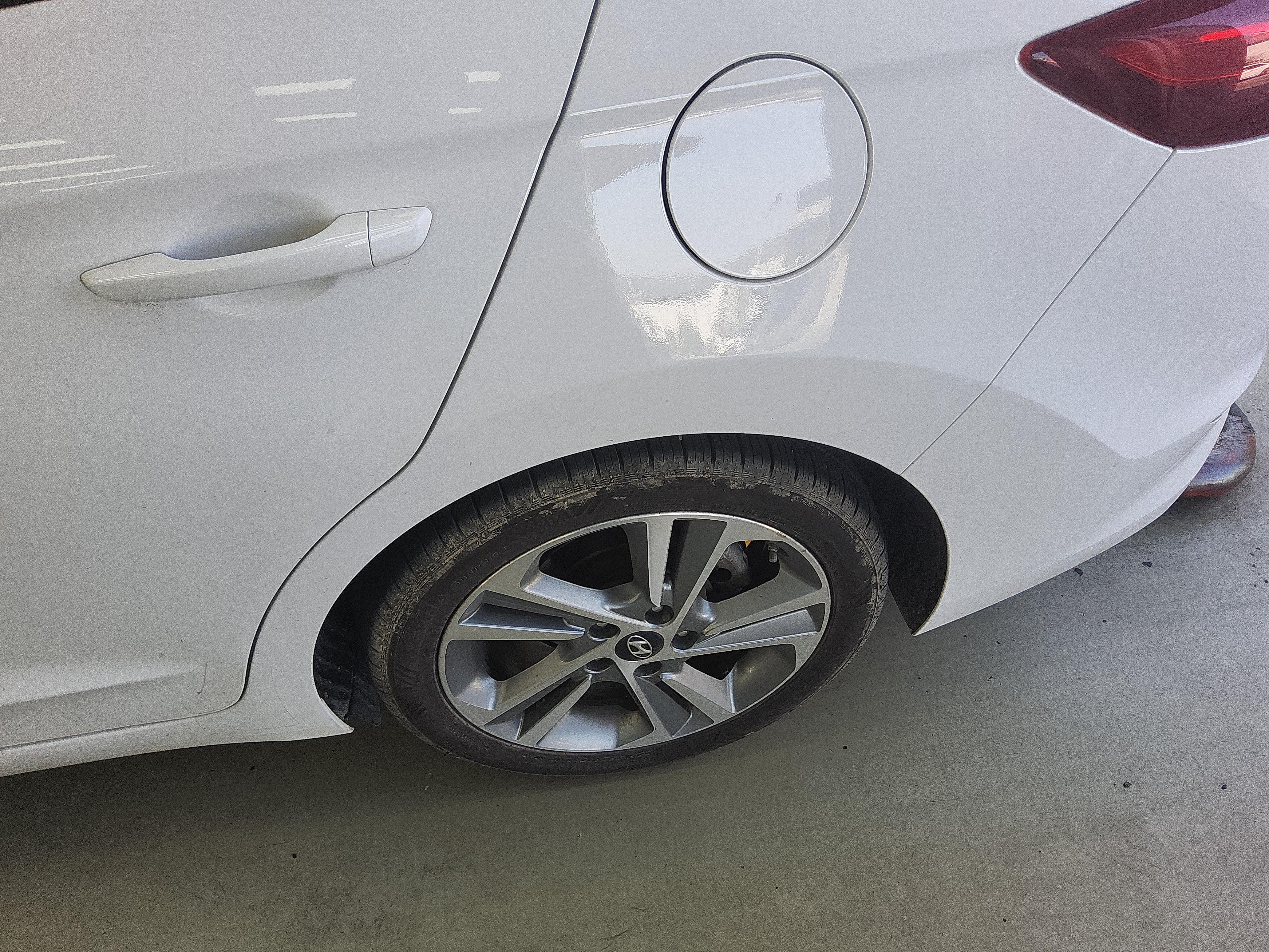 Hyundai Elantra 2017 - Image 21