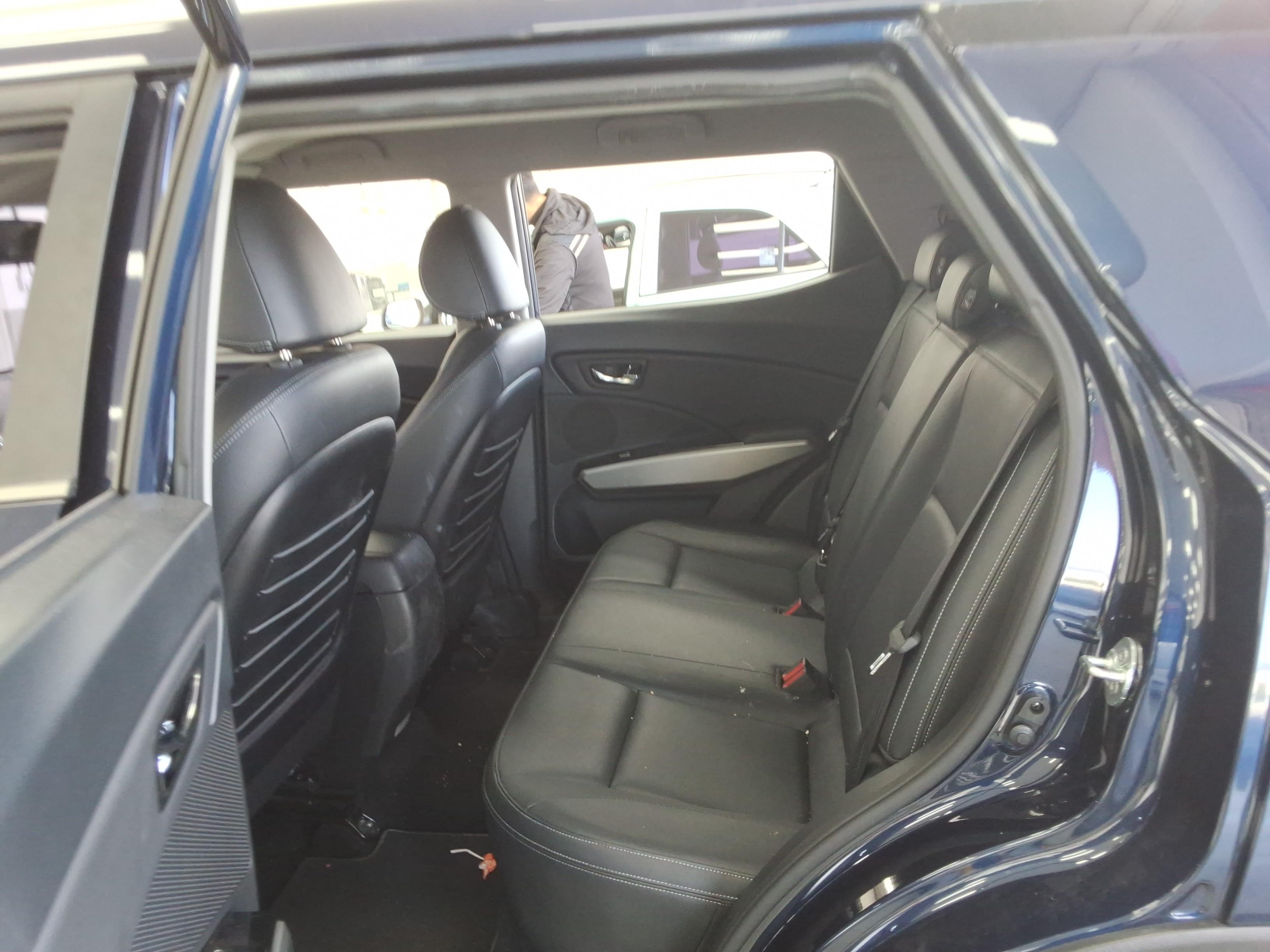KG Mobility Tivoli 2016 - Image 12