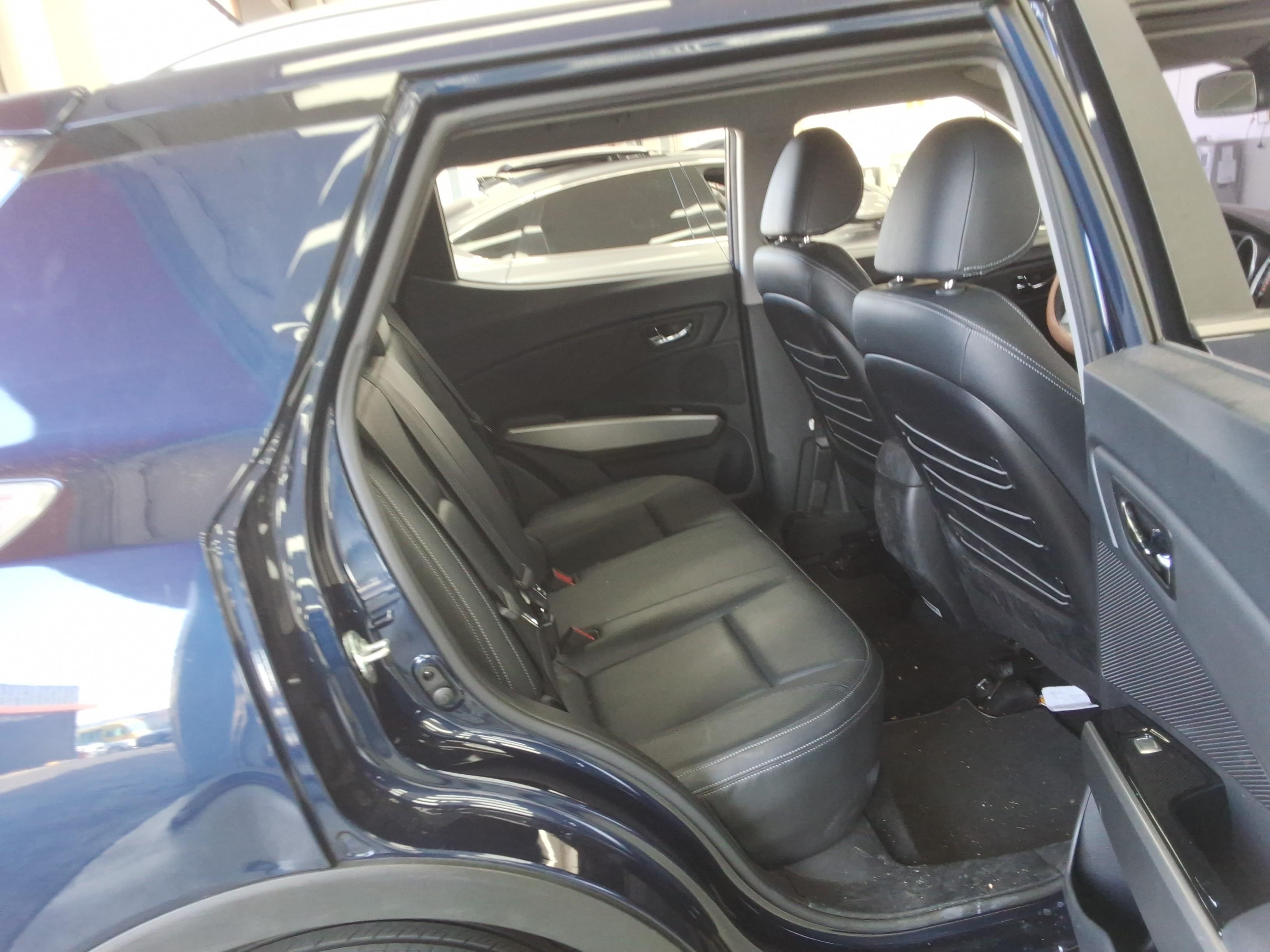 KG Mobility Tivoli 2016 - Image 13