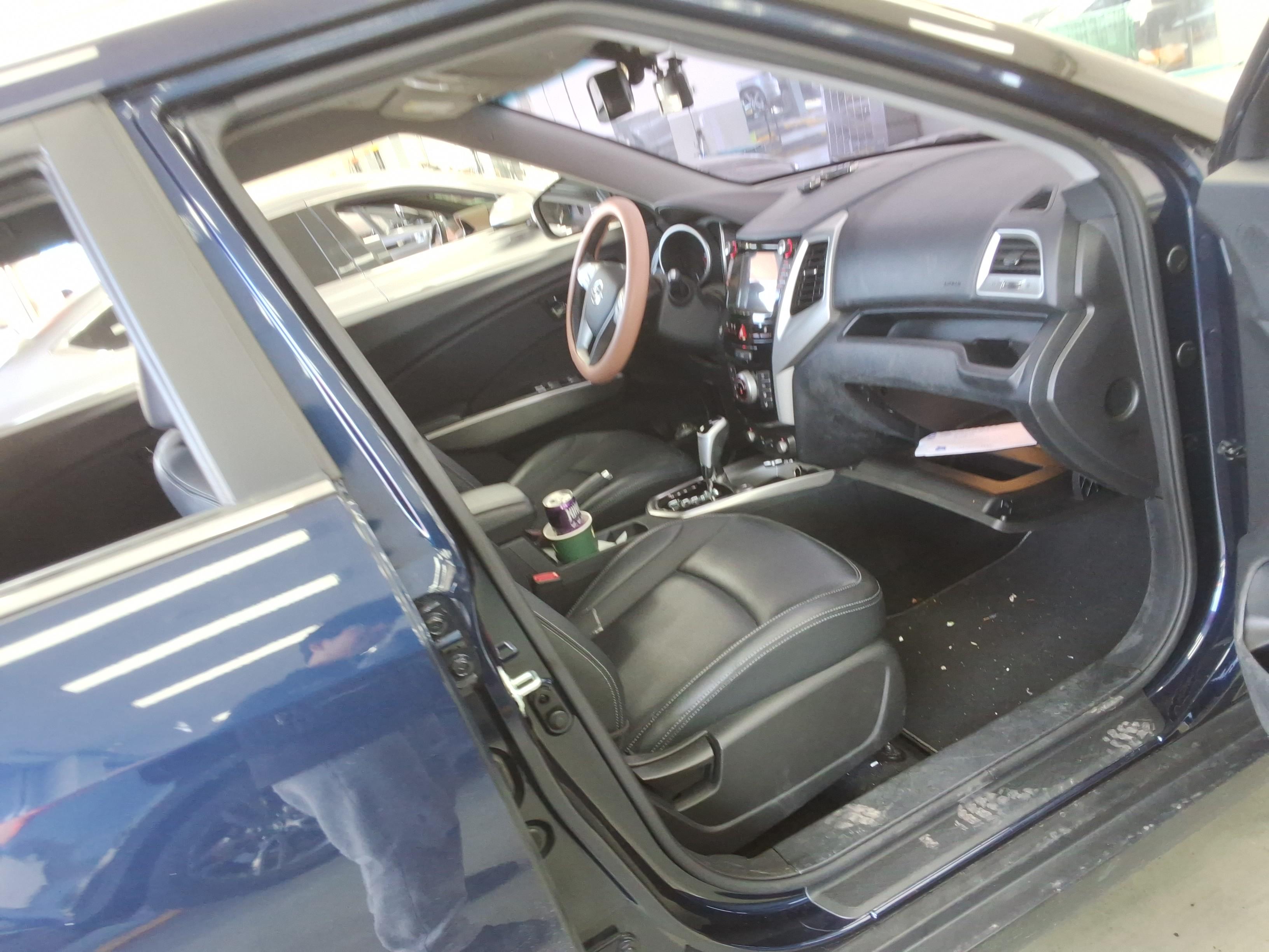 KG Mobility Tivoli 2016 - Image 14