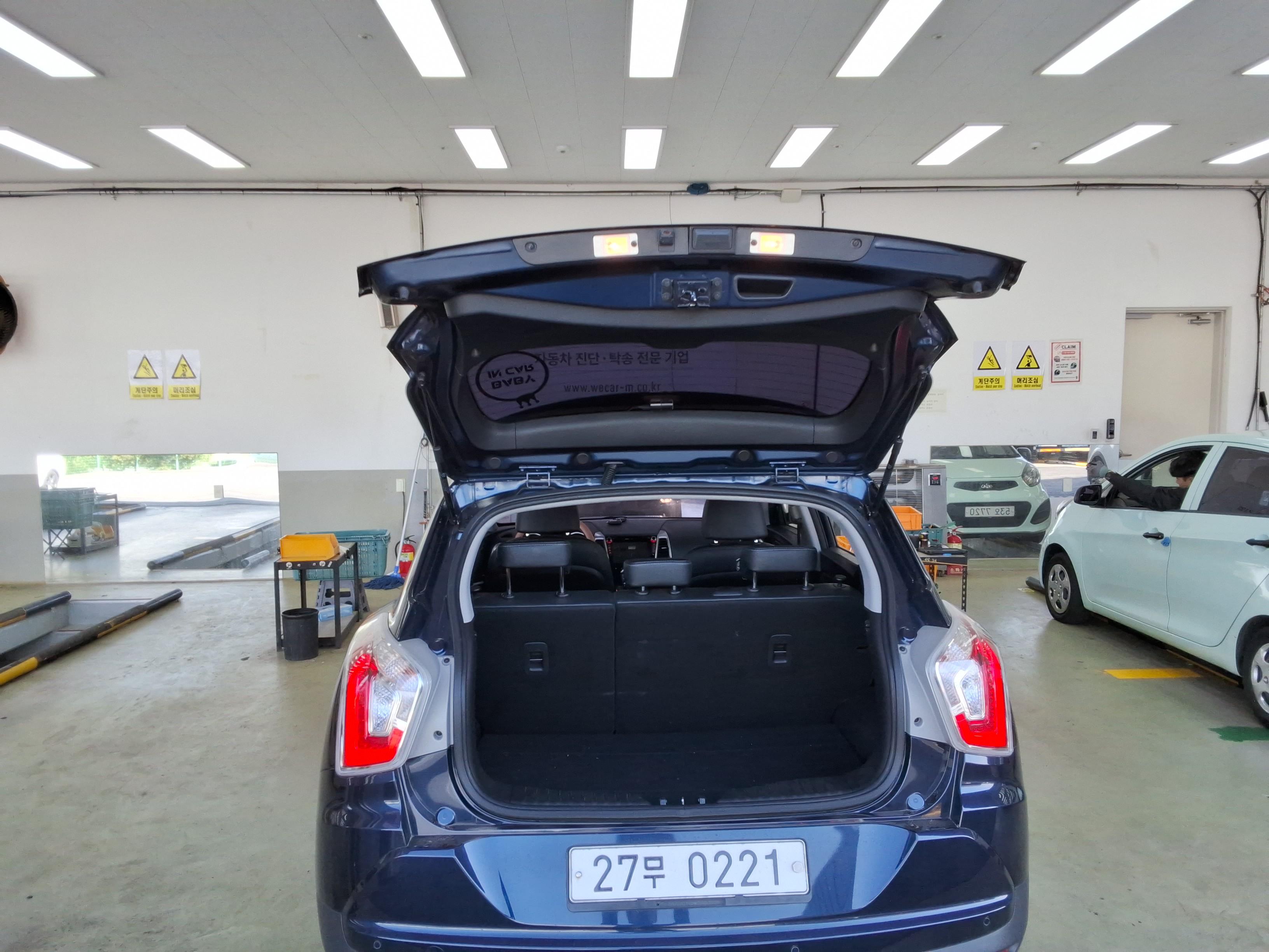 KG Mobility Tivoli 2016 - Image 15