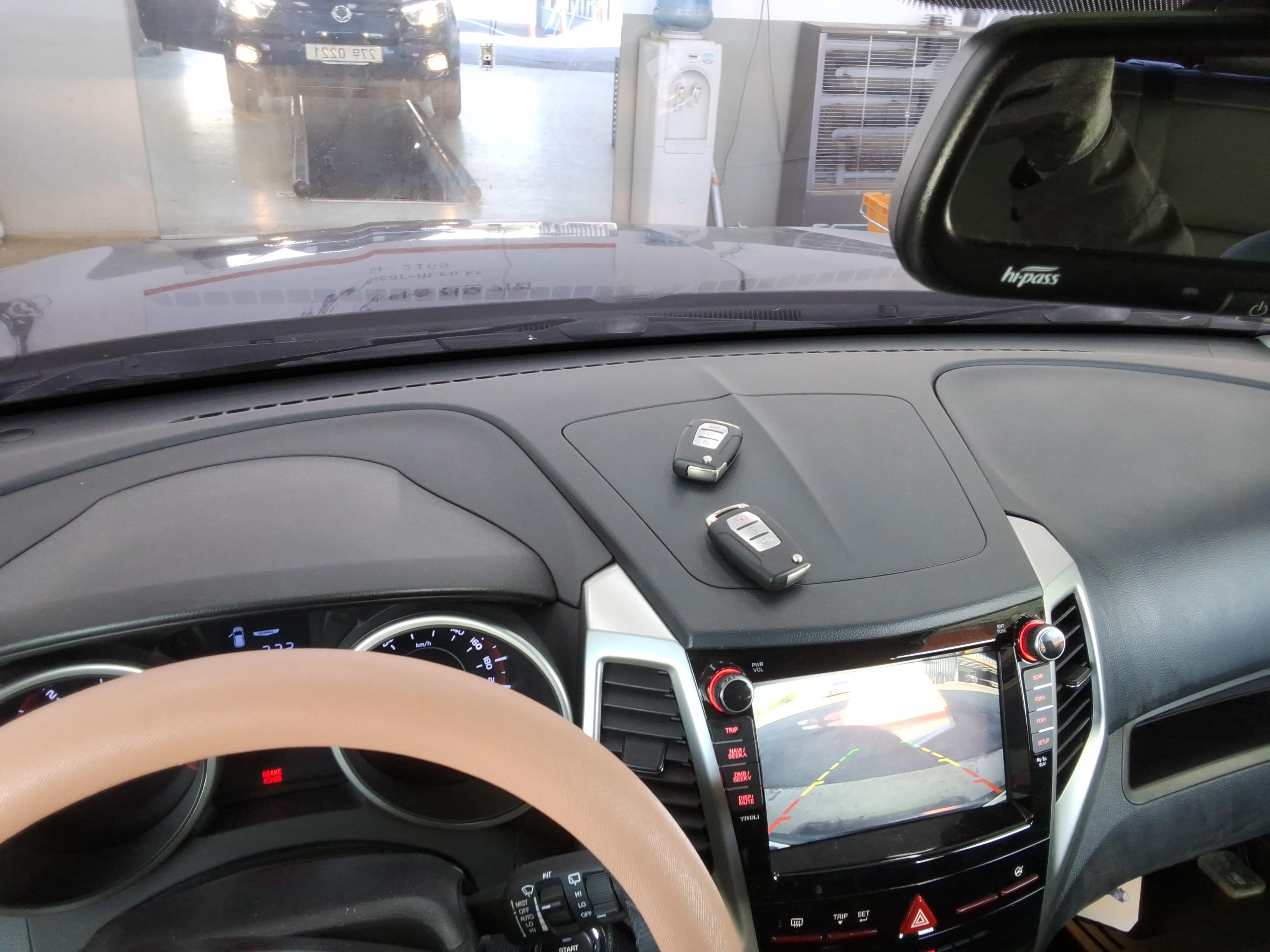 KG Mobility Tivoli 2016 - Image 19