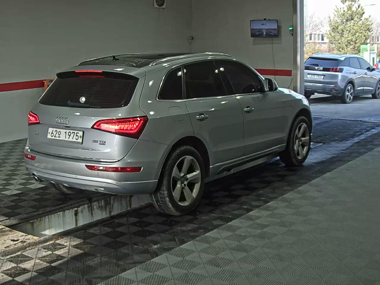아우디 Q5 - 4