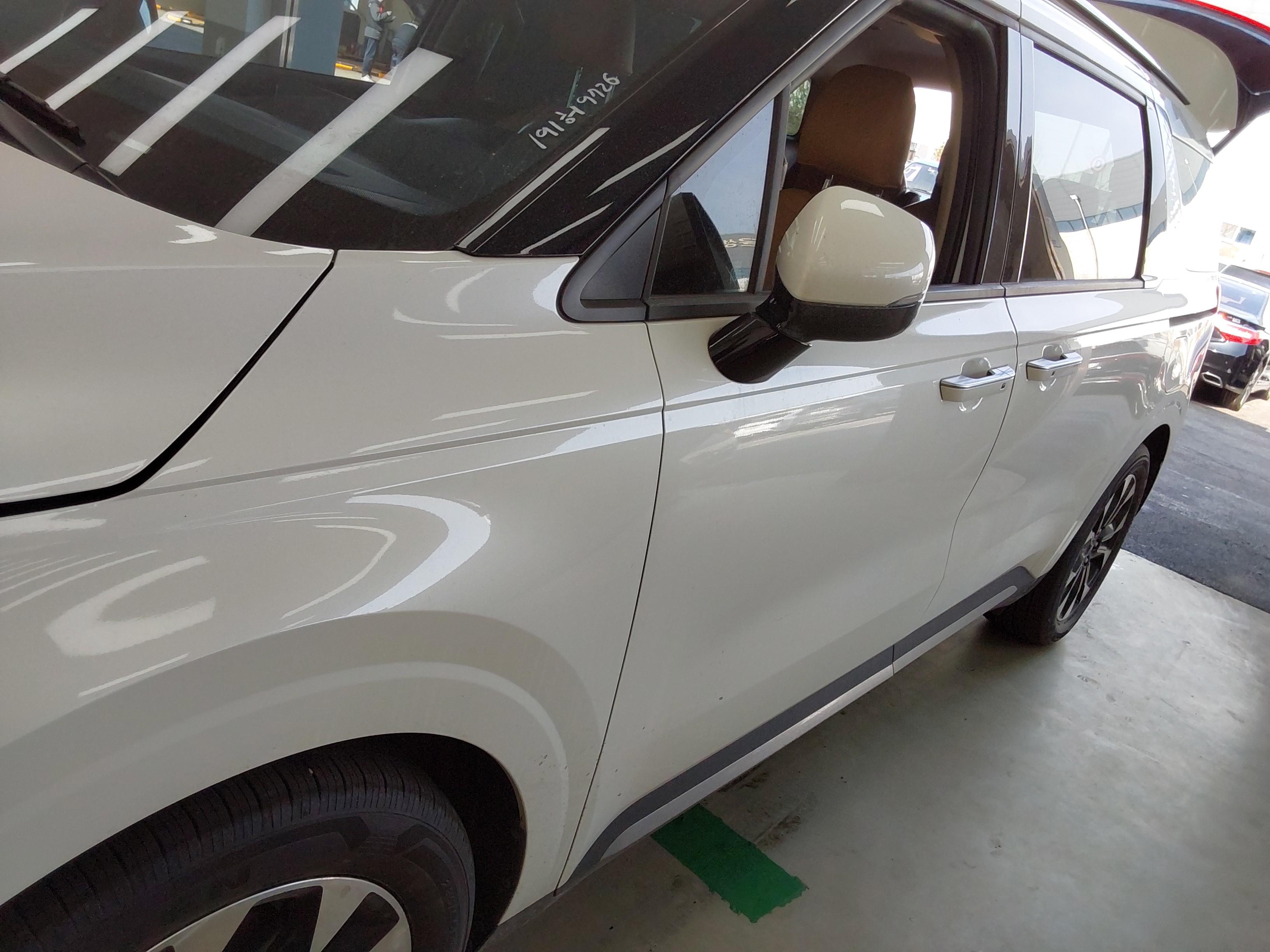 كيا كارنيفال 2023 - صورة 6