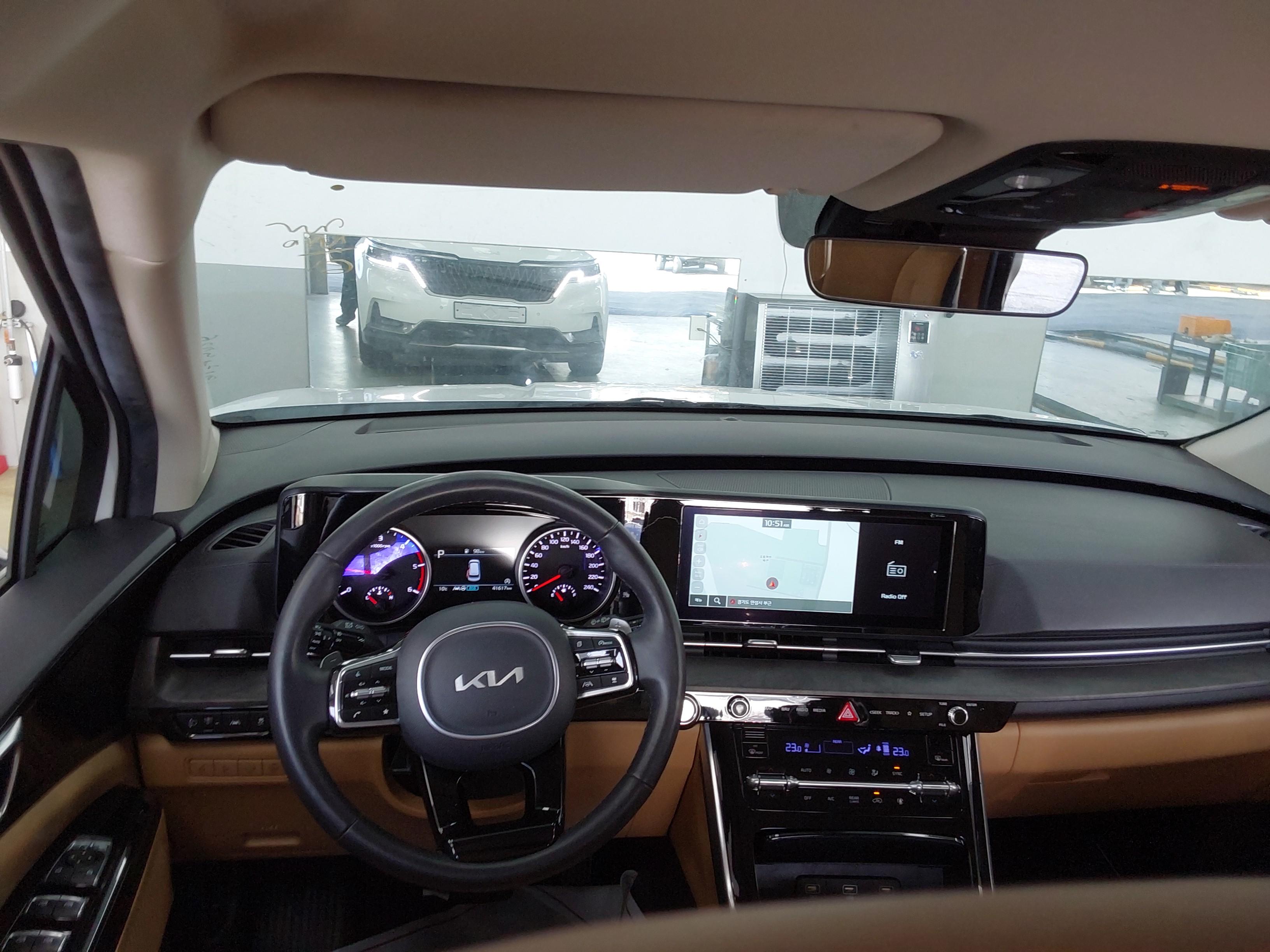 كيا كارنيفال 2023 - صورة 12