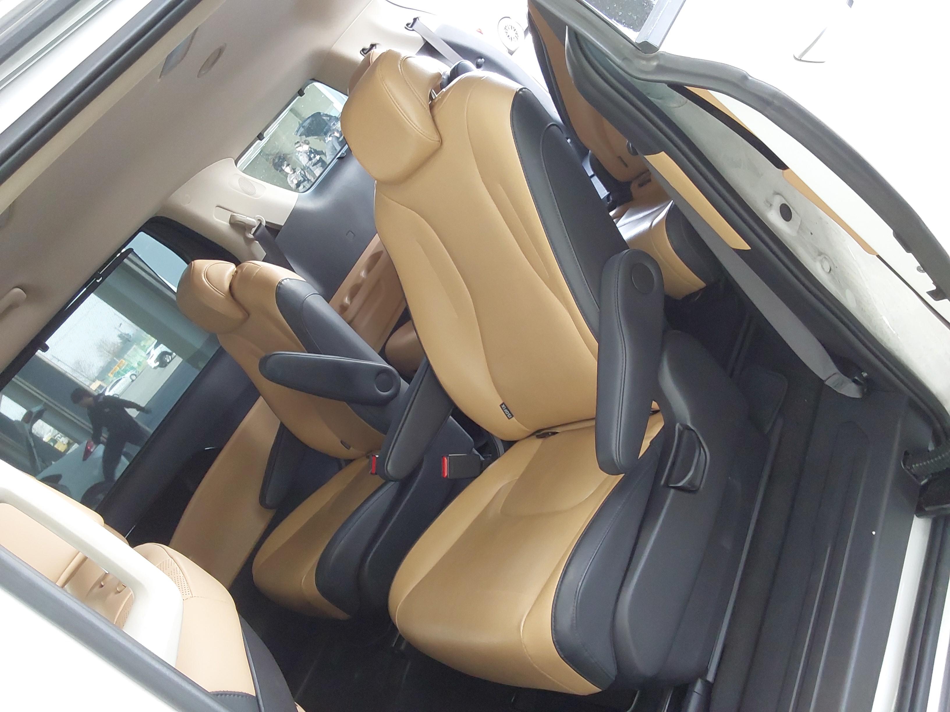 كيا كارنيفال 2023 - صورة 13