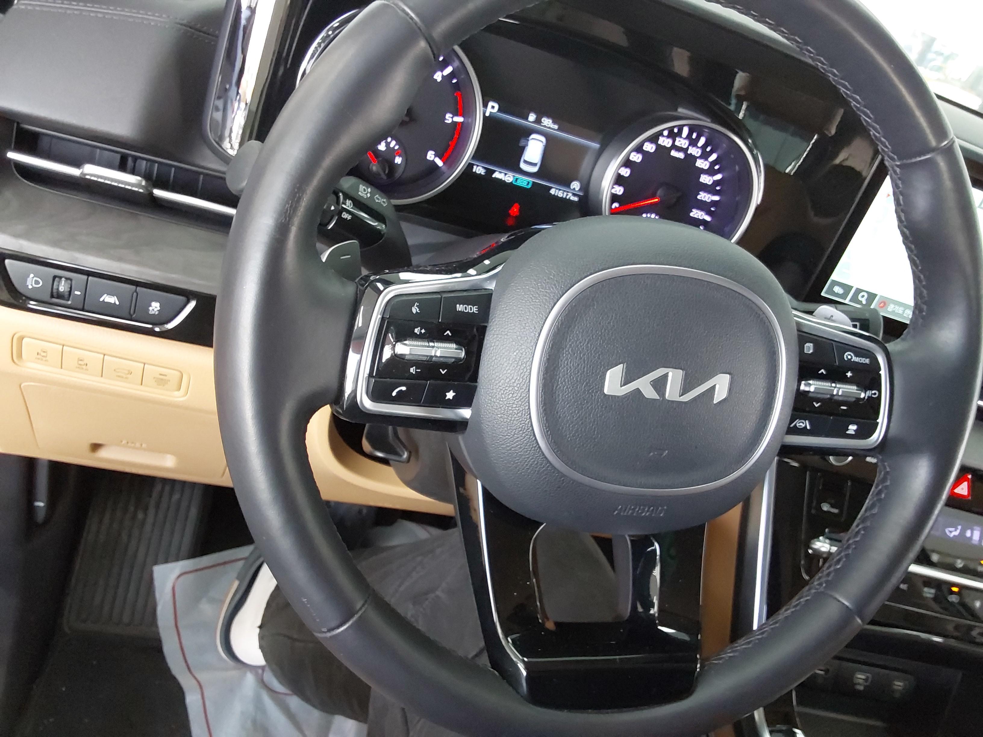 كيا كارنيفال 2023 - صورة 18