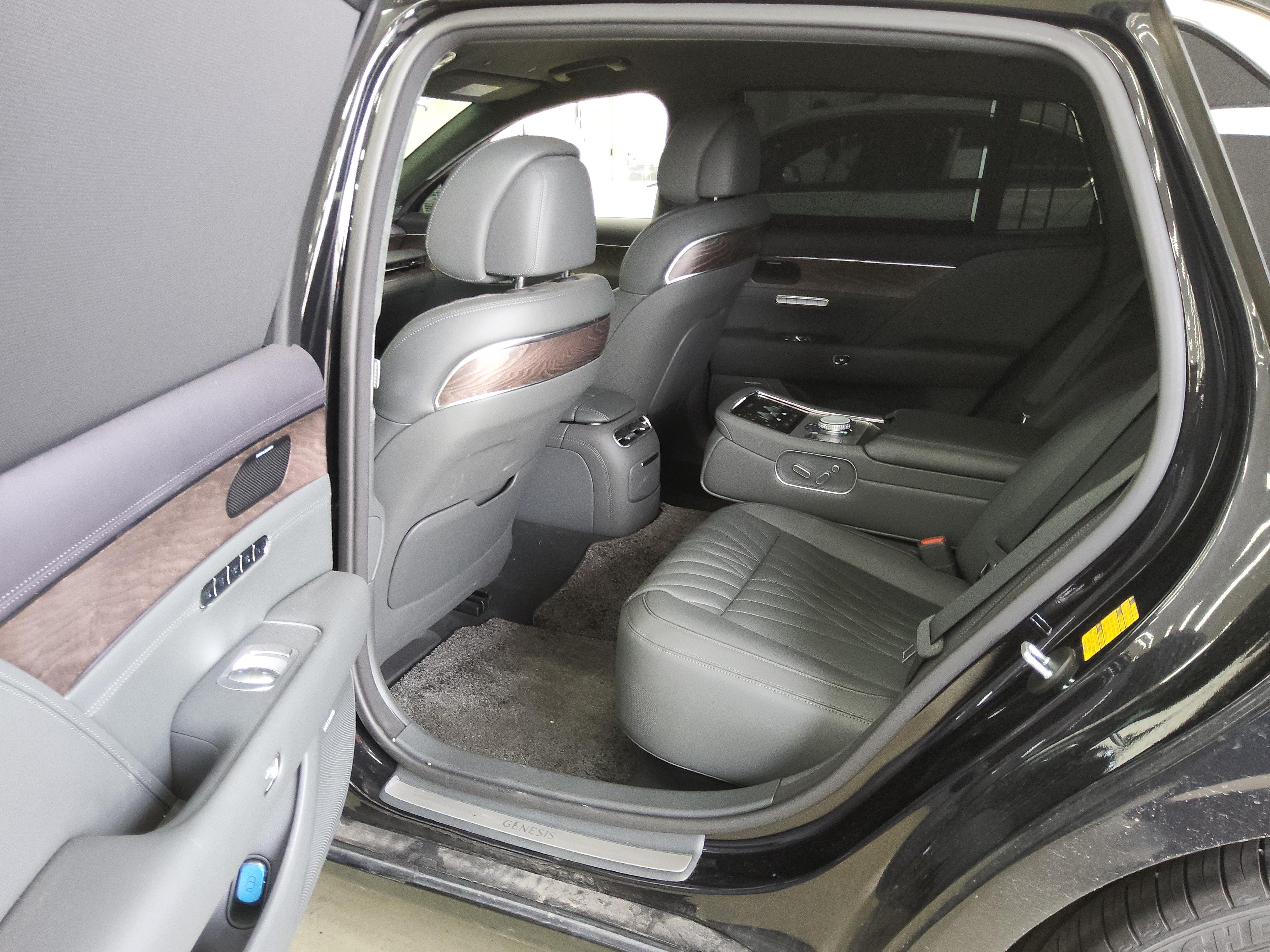 Genesis G90 2023 - Image 11