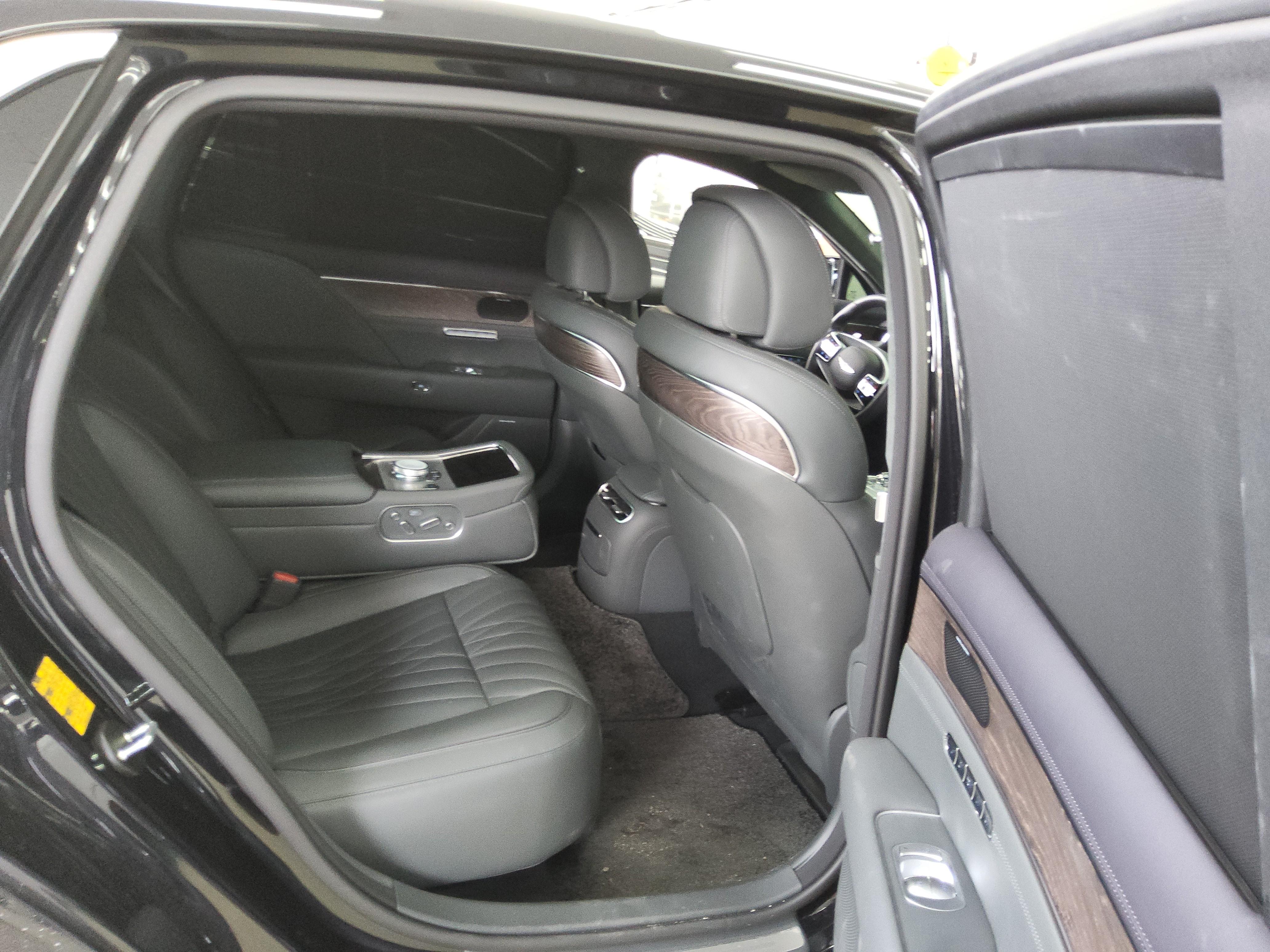 Genesis G90 2023 - Image 13