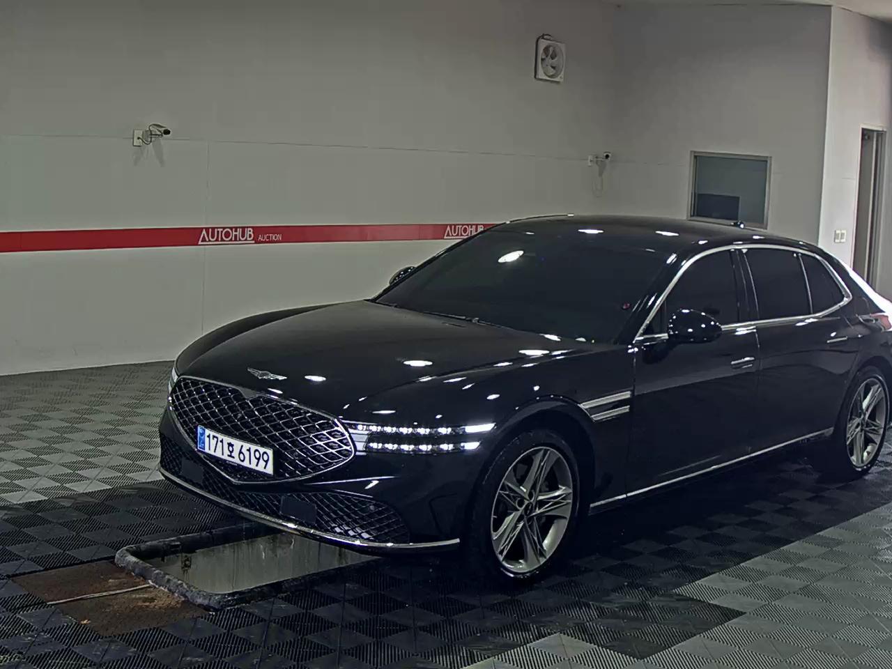 Genesis G90