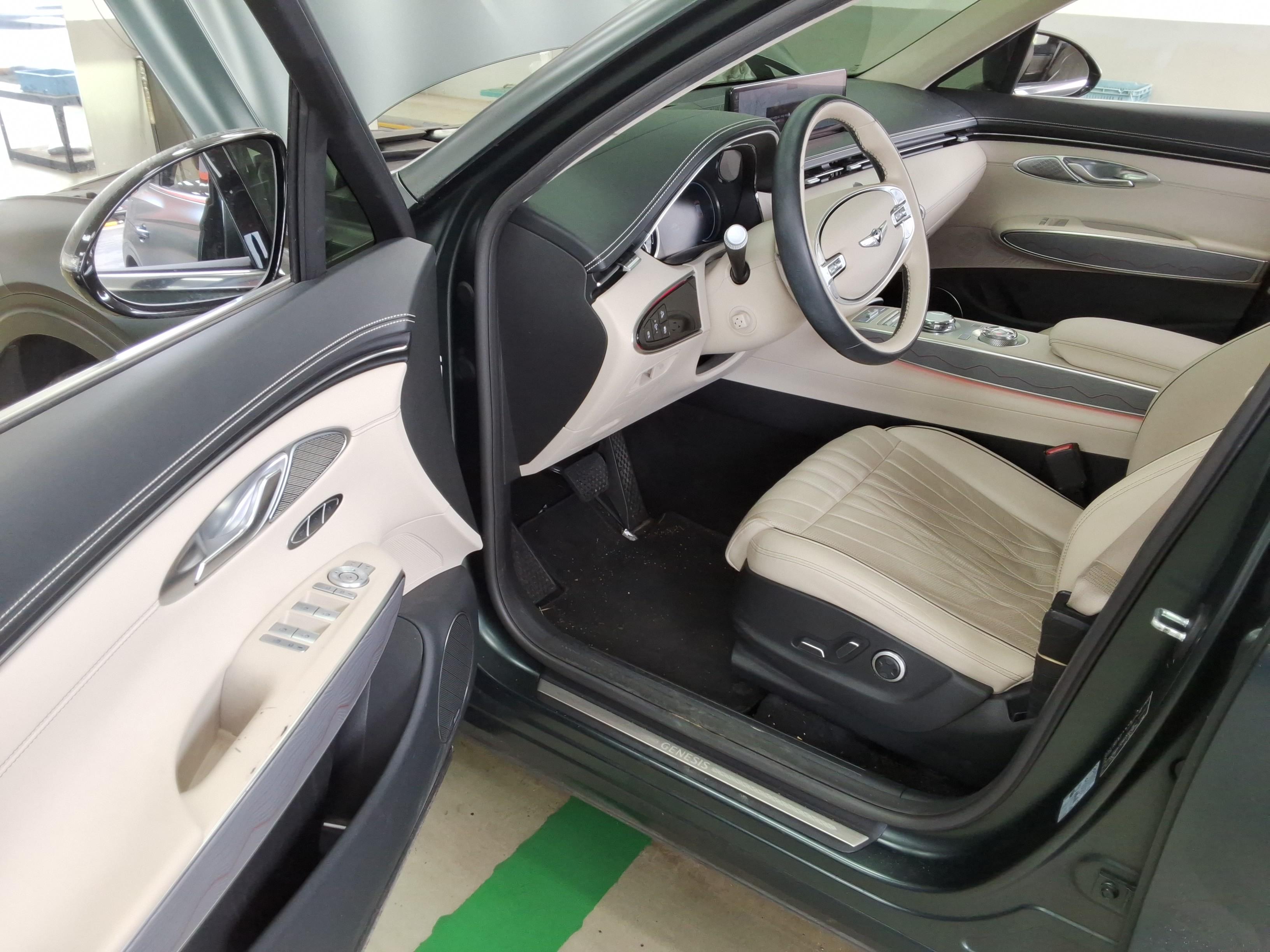 جينيسيس GV70 2021 - صورة 9