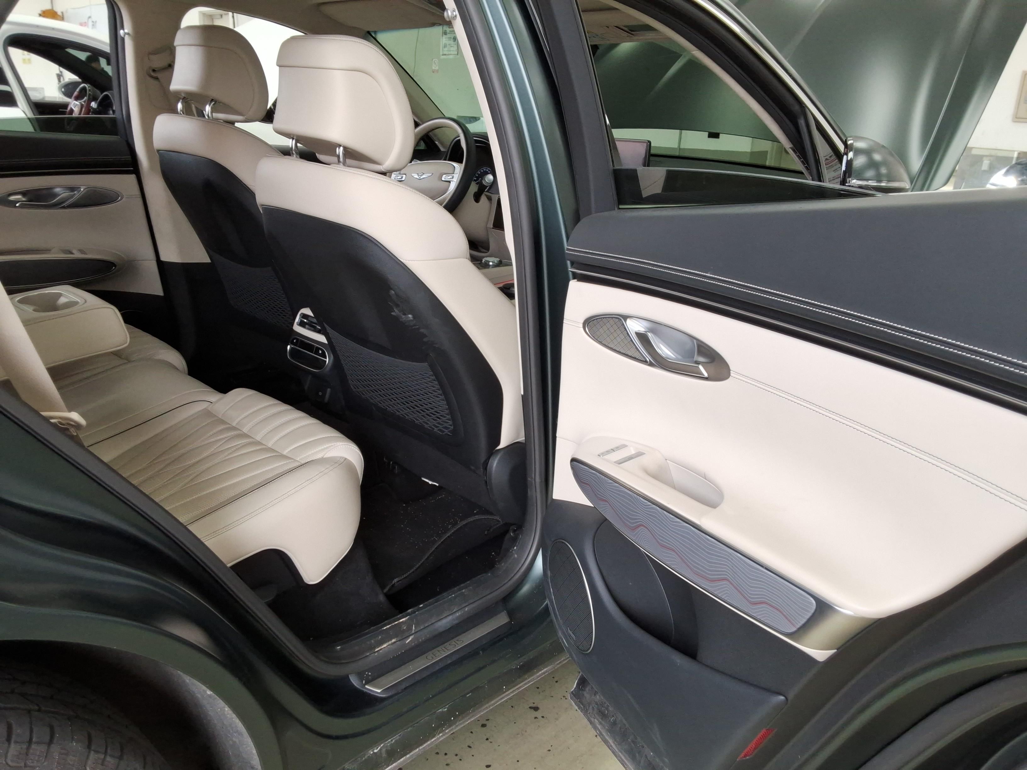 جينيسيس GV70 2021 - صورة 11