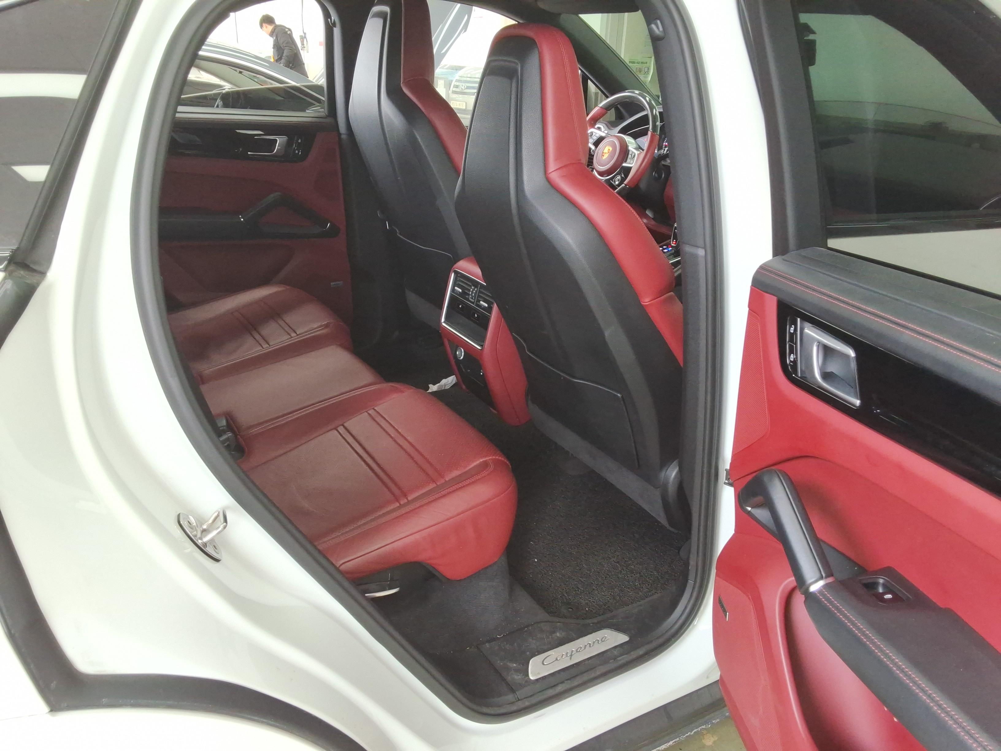 PORSCHE 카이엔 - 13