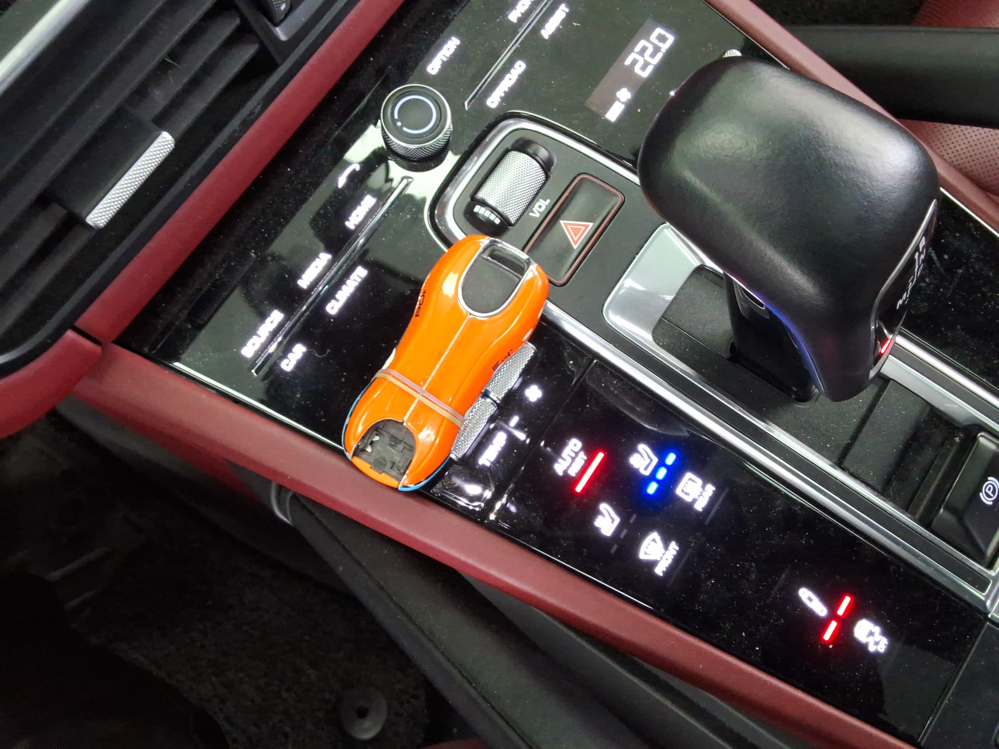 PORSCHE 카이엔 - 20