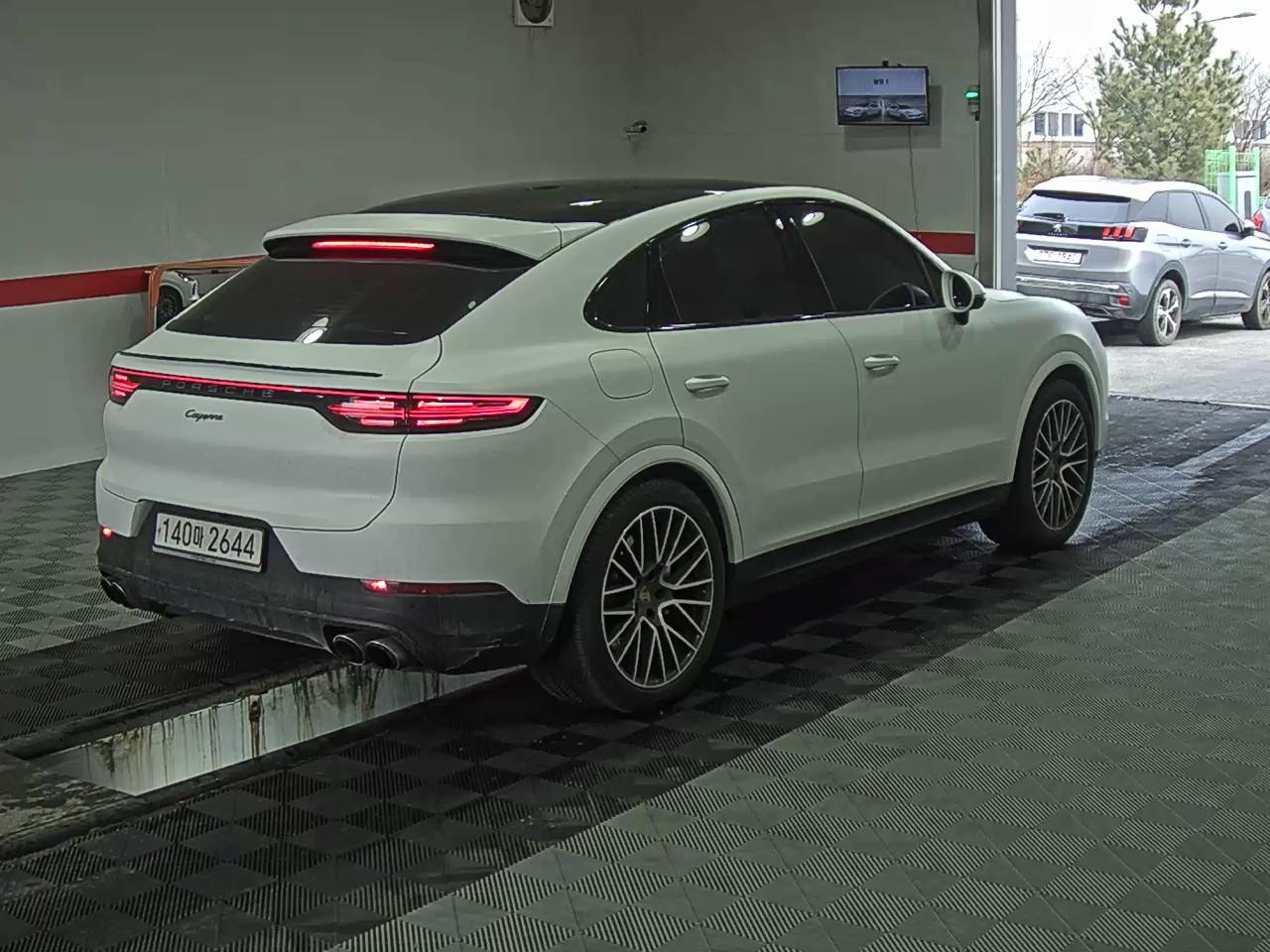 PORSCHE 카이엔 - 4