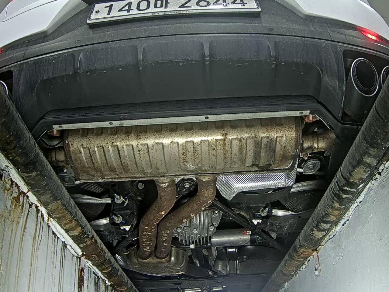 PORSCHE 카이엔 - 7