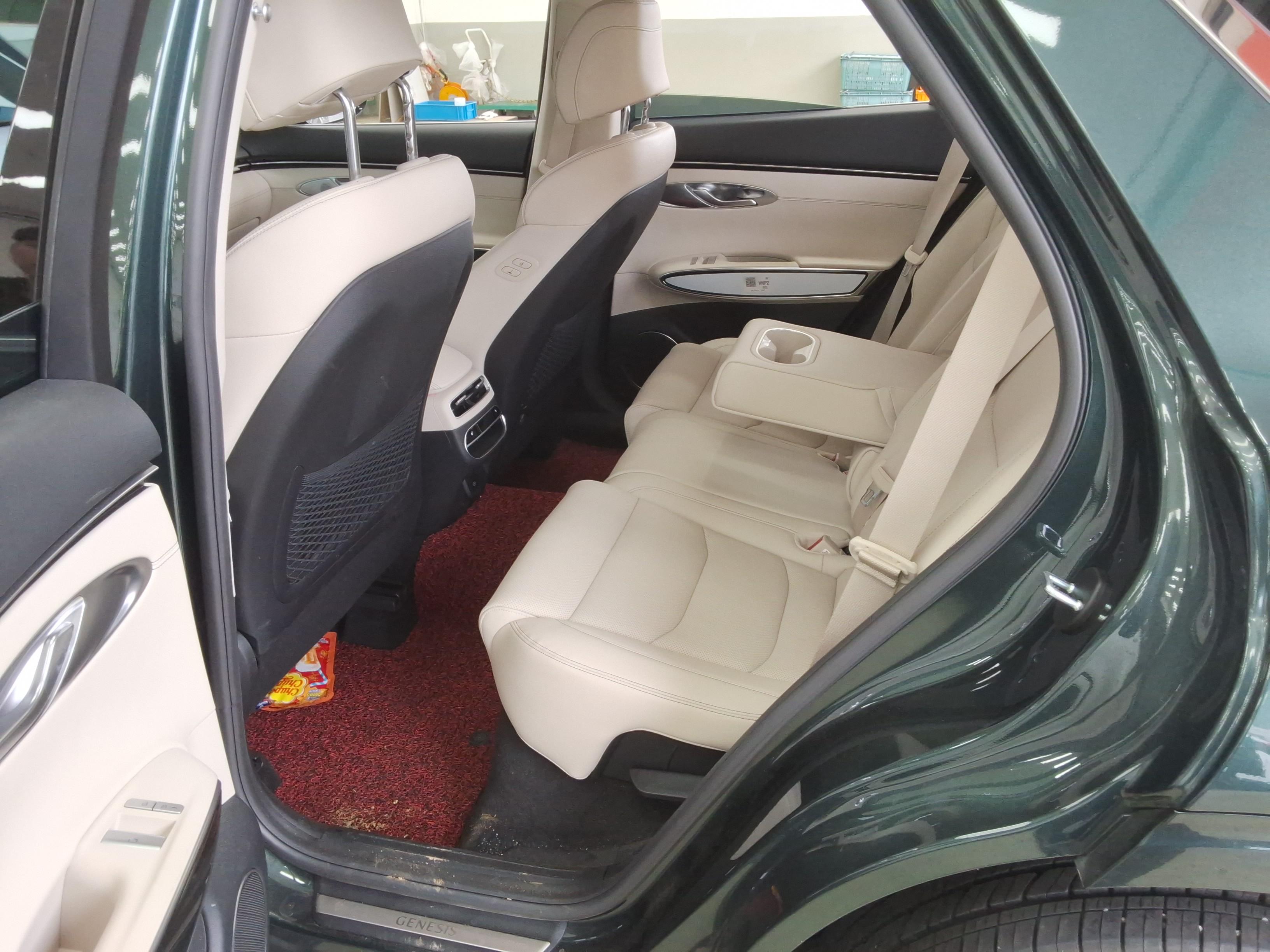 Genesis GV70 - 12