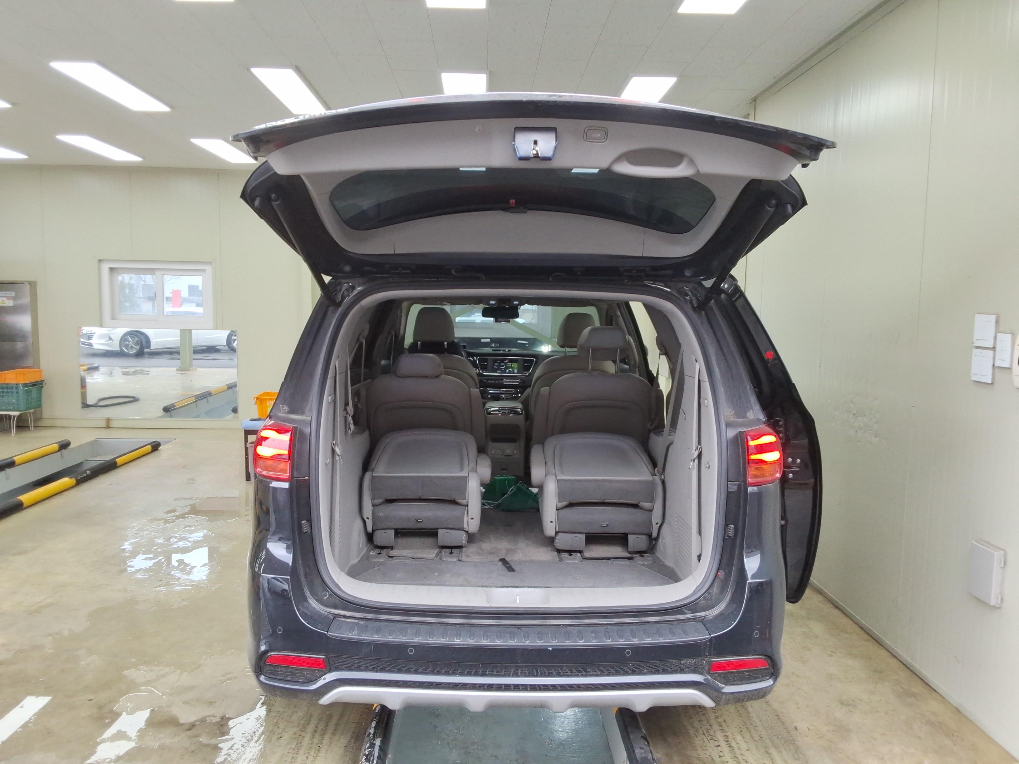 Kia New Carnival 2020 - Image 12