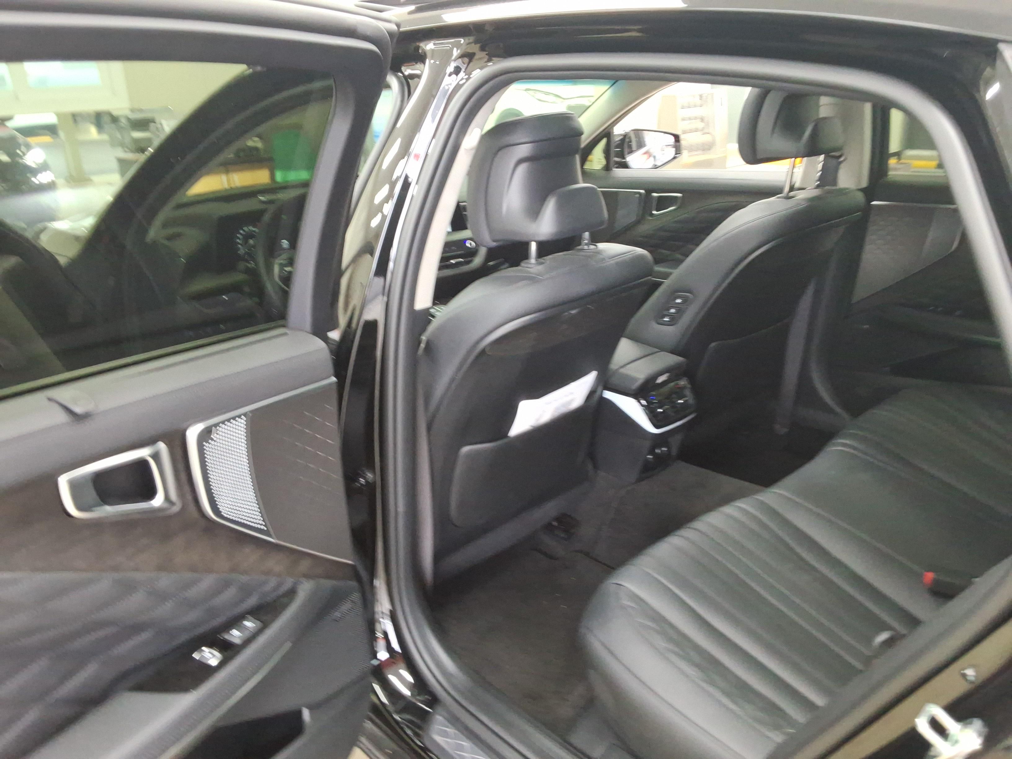Kia K8 2023 - Image 11