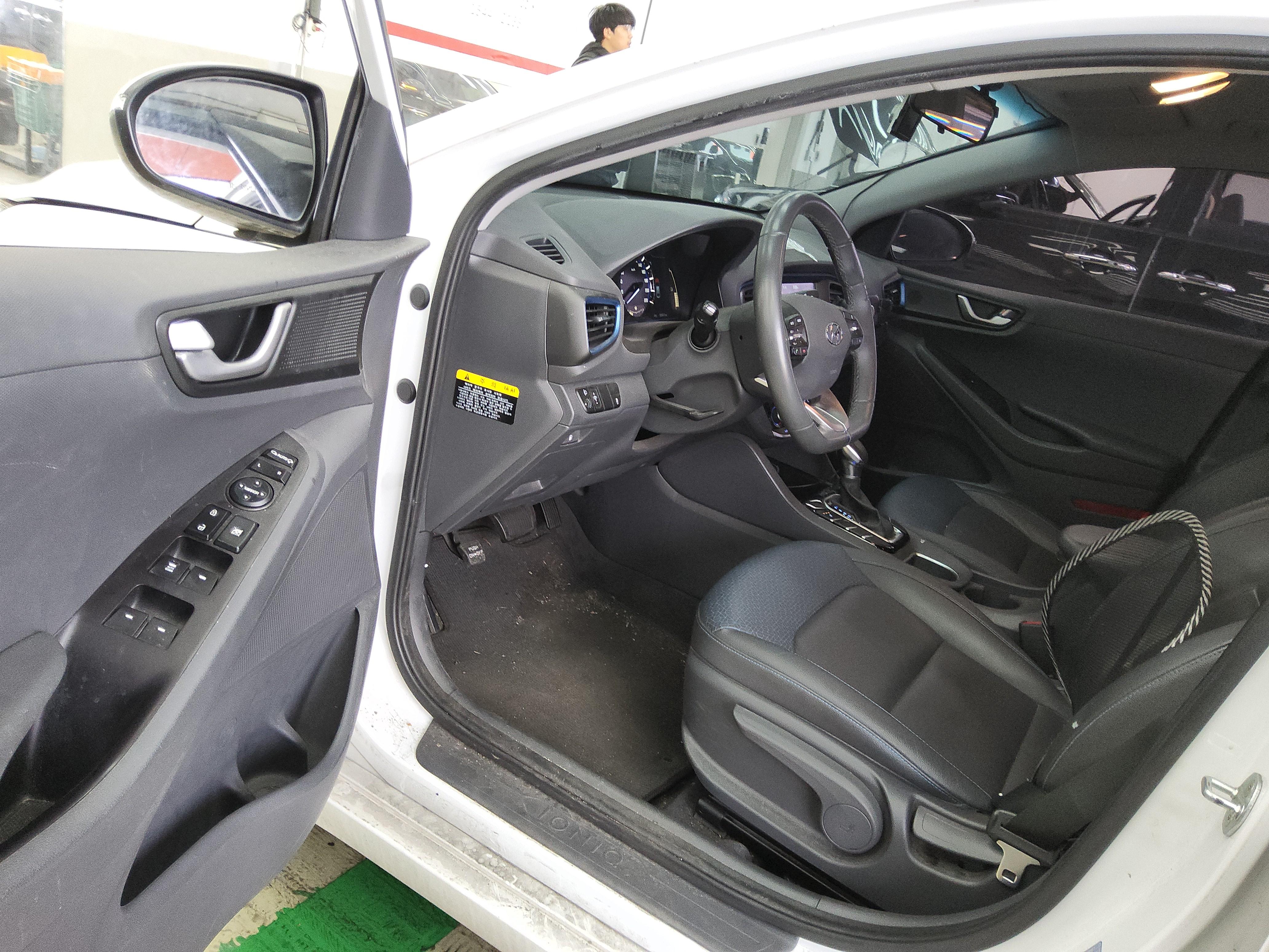 هيونداي أيونيك 2017 - صورة 9