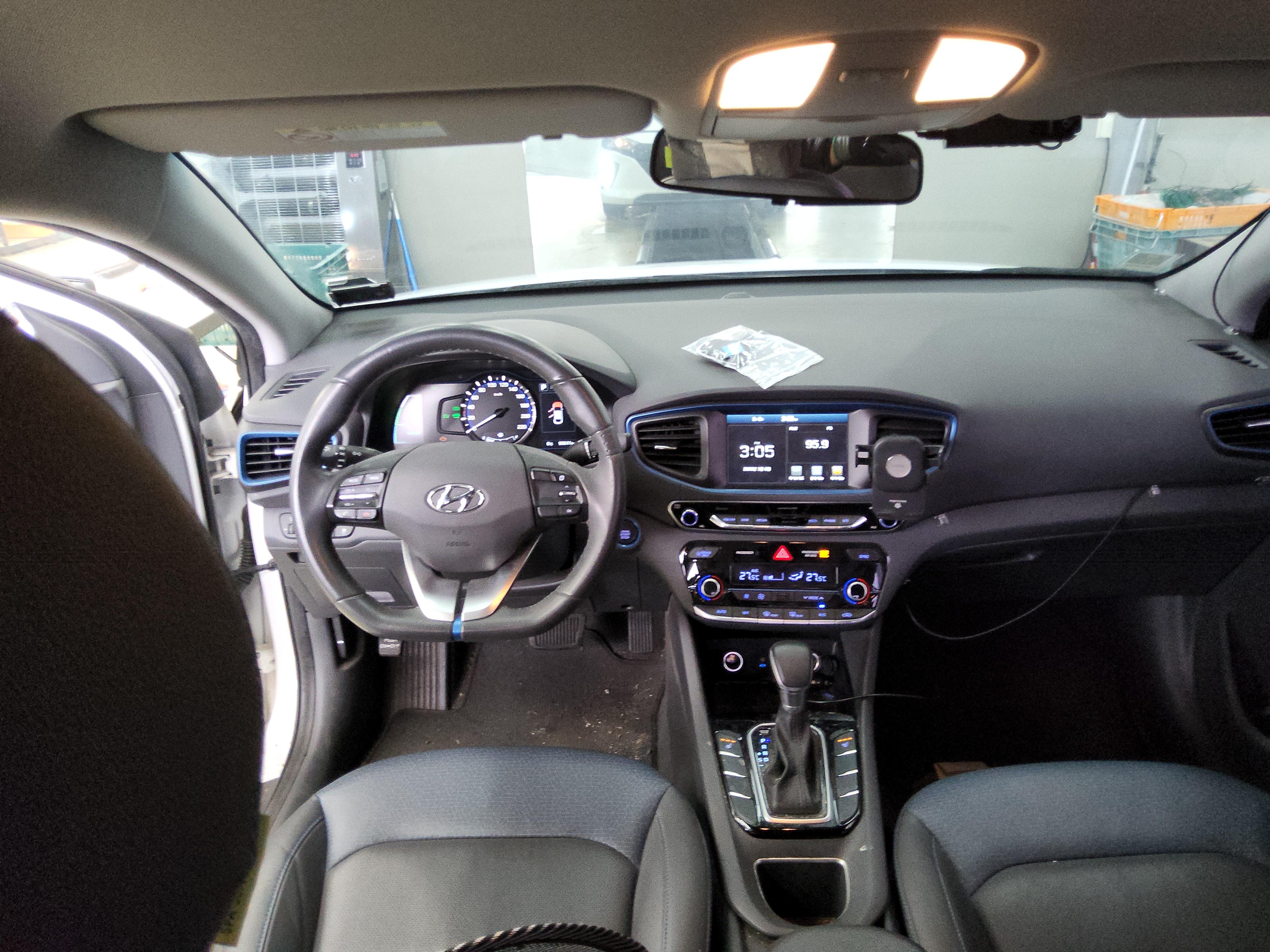 هيونداي أيونيك 2017 - صورة 10