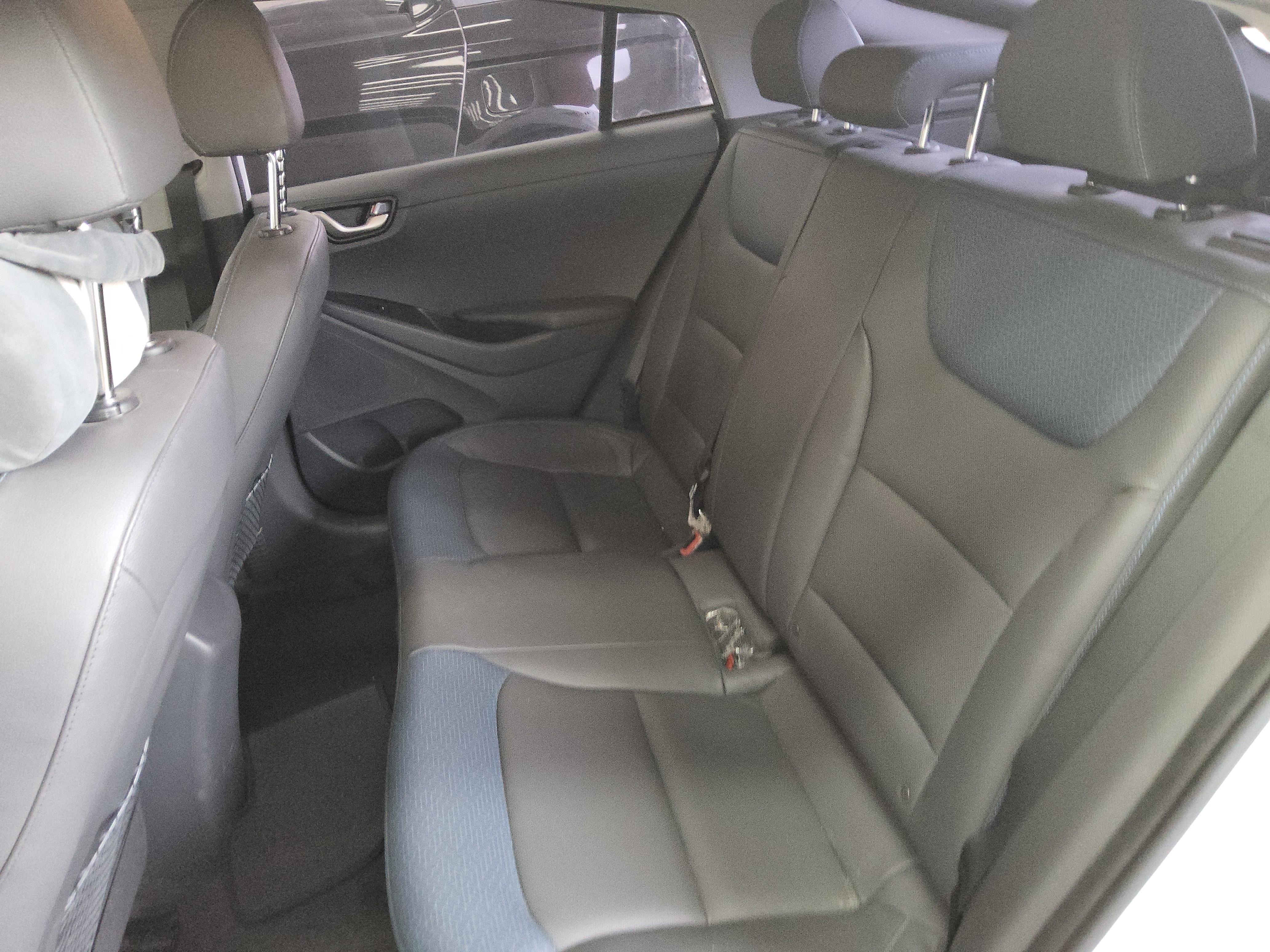 هيونداي أيونيك 2017 - صورة 11