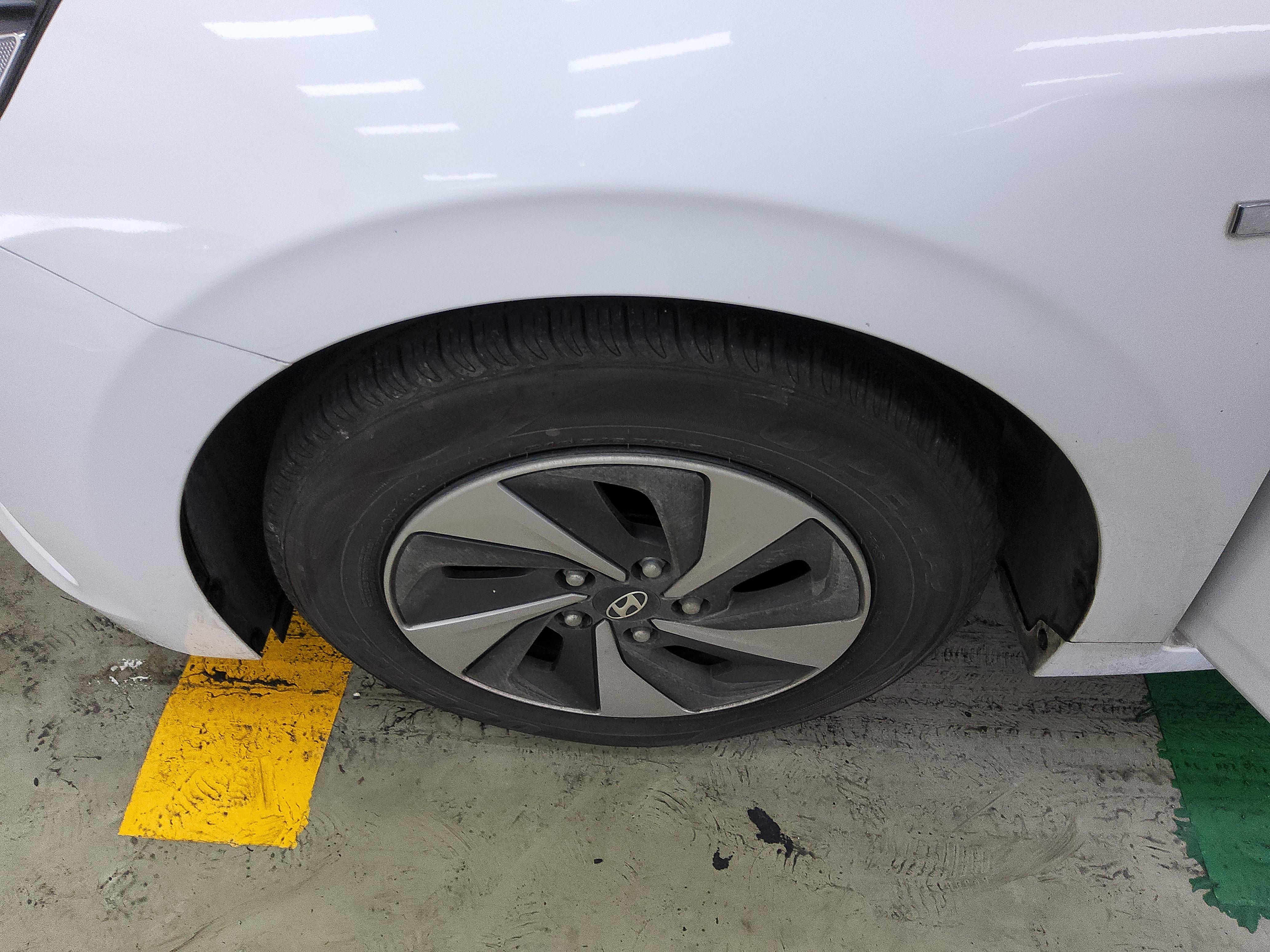 هيونداي أيونيك 2017 - صورة 19