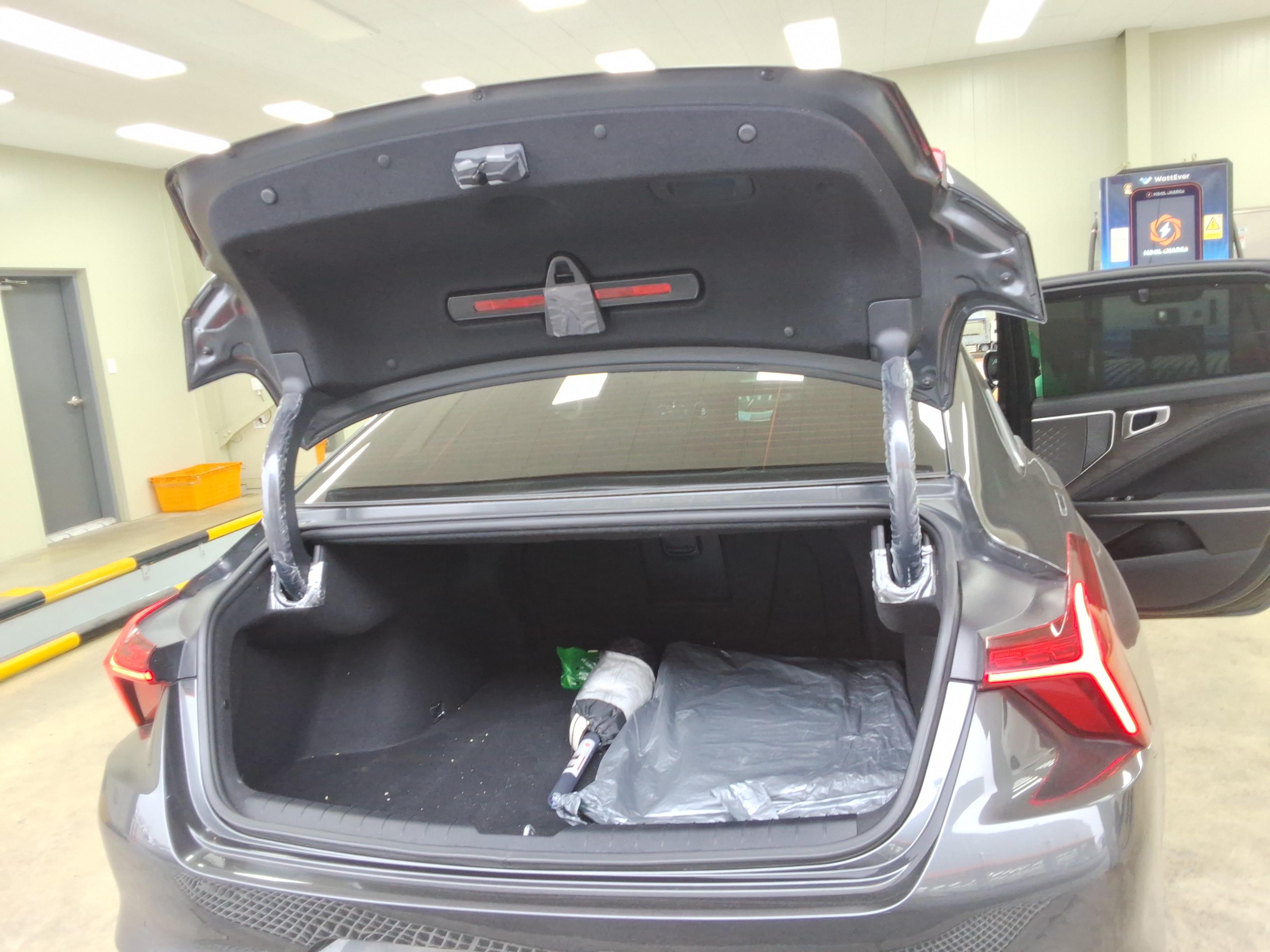 Kia K8 2022 - Image 12