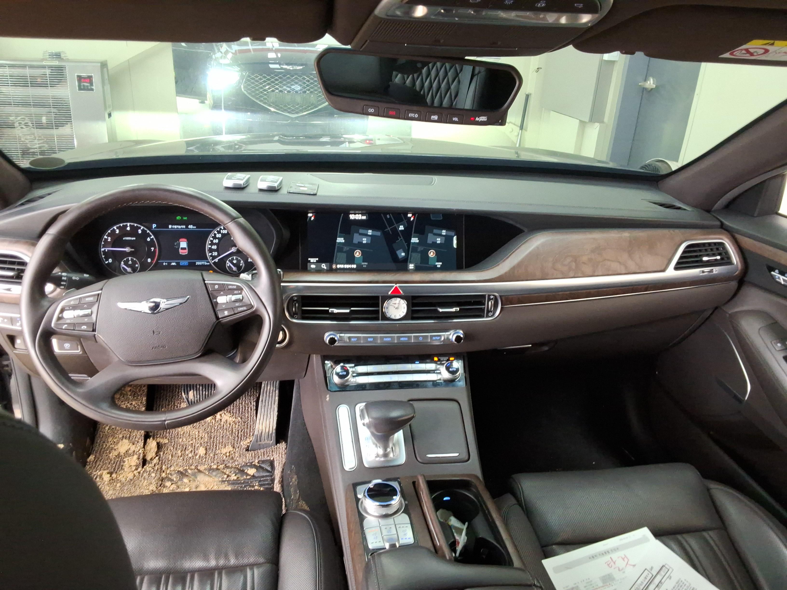 Genesis G90 - 10