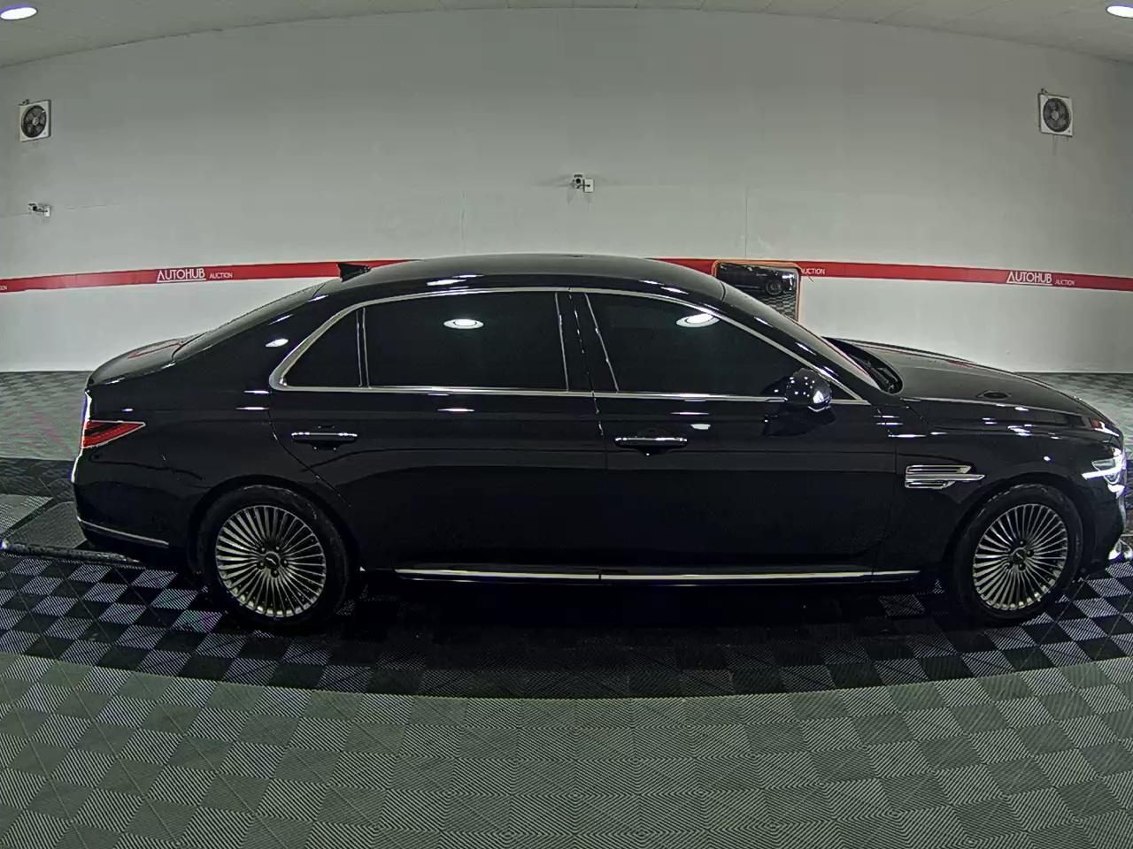 Genesis G90 - 3