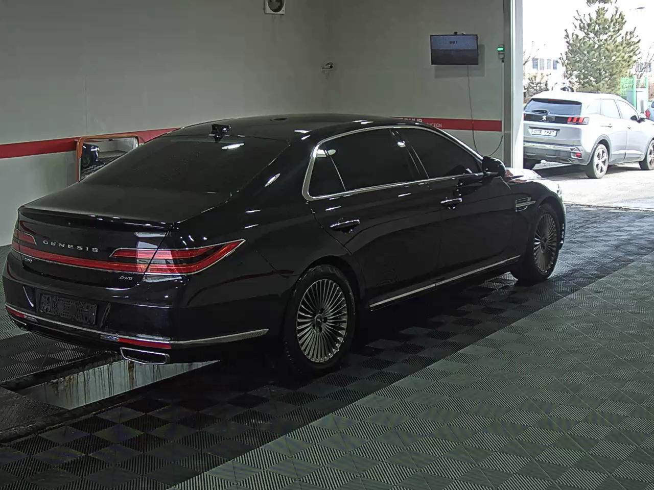 Genesis G90 - 4