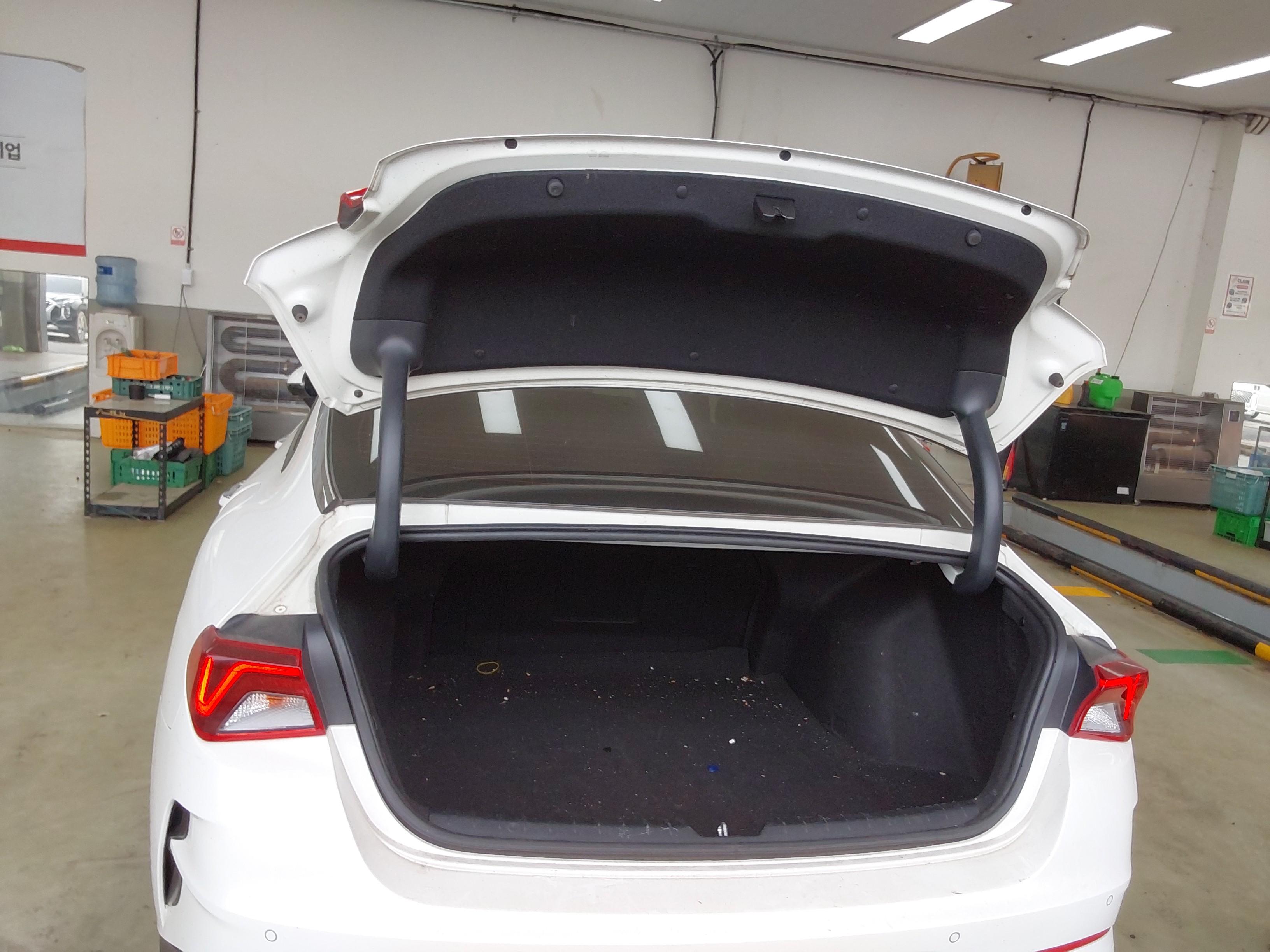 Kia K5 2021 - Image 12