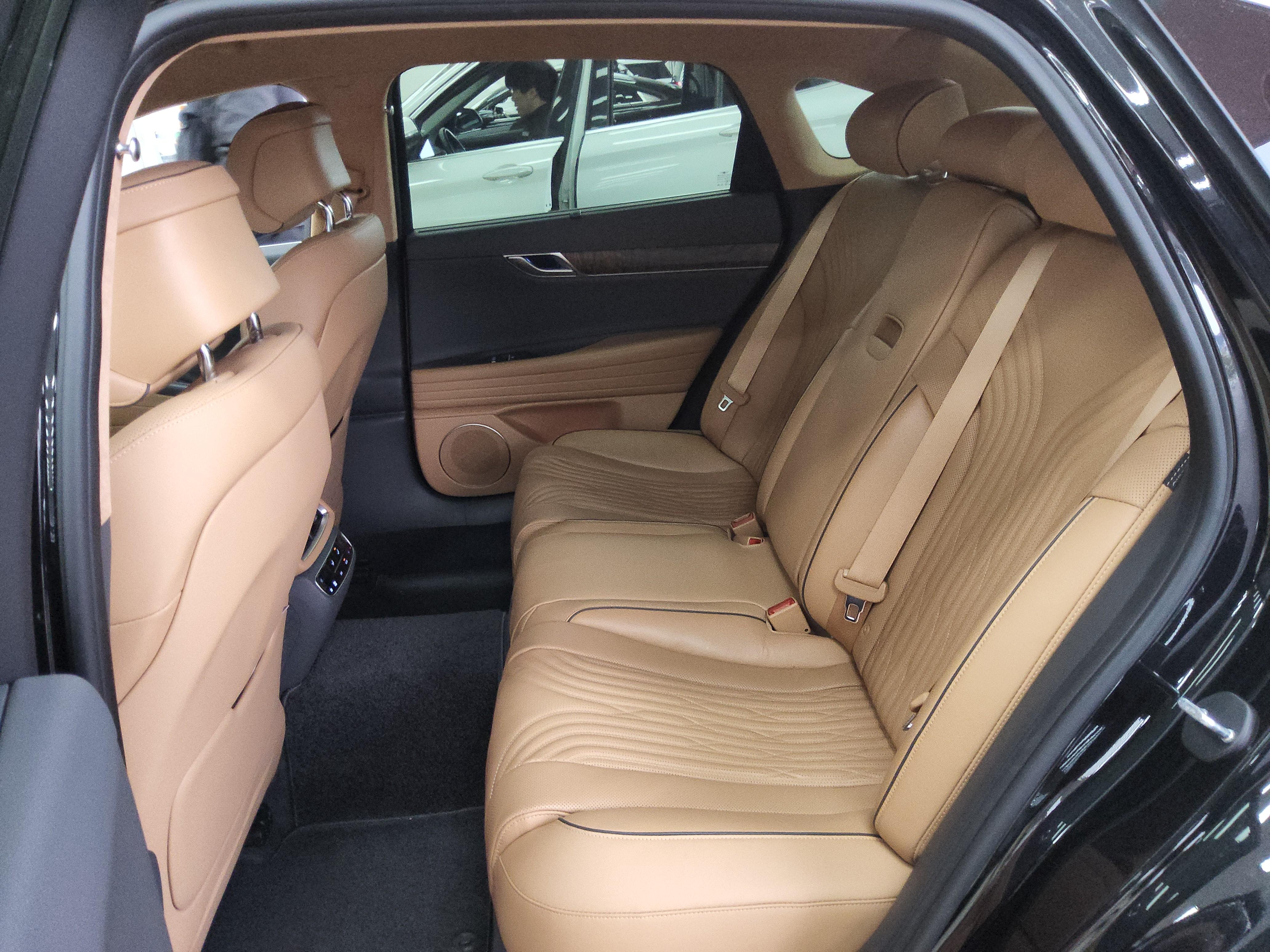 Genesis G80 2022 - Image 11