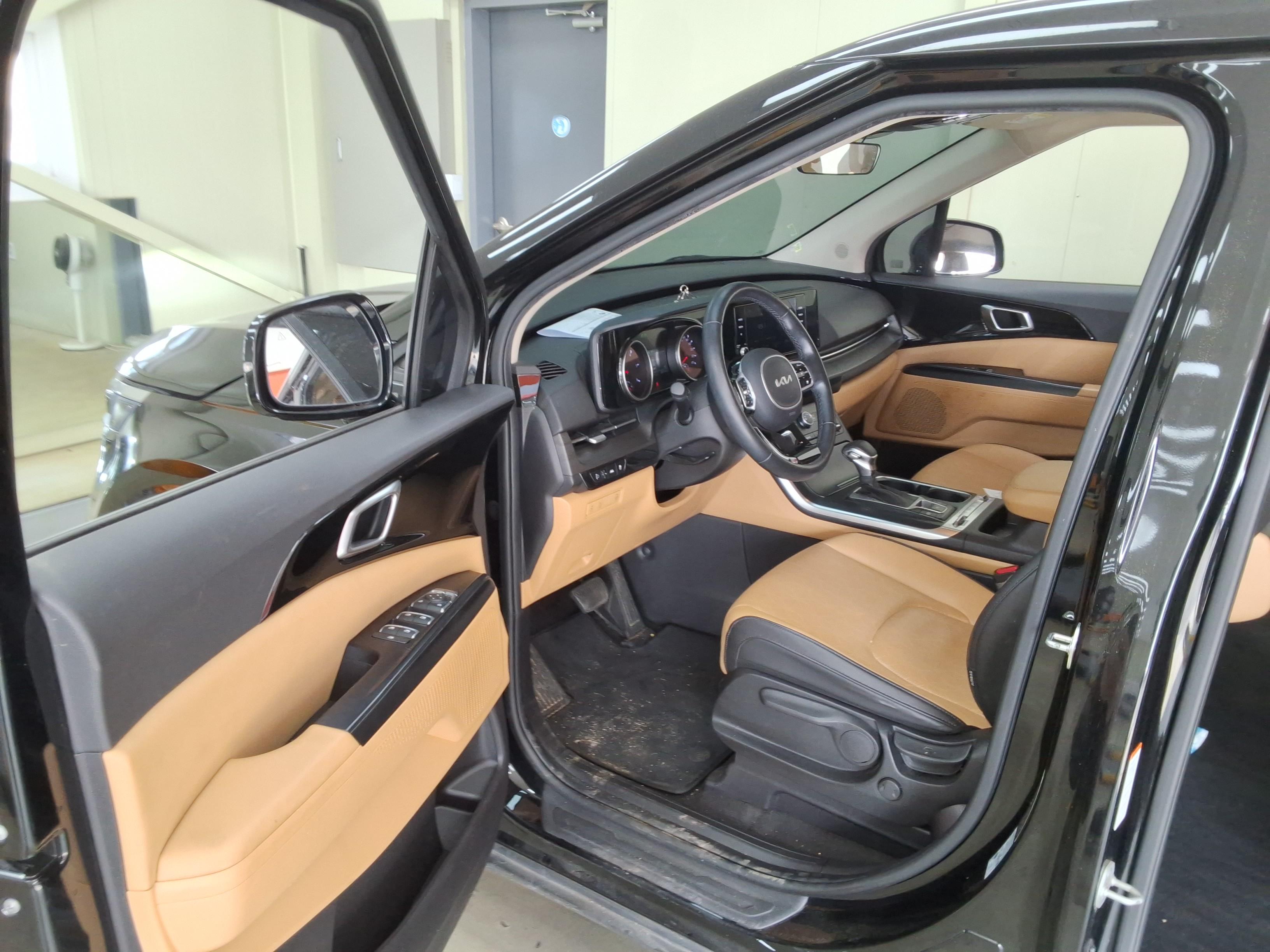 كيا كارنيفال 2022 - صورة 9