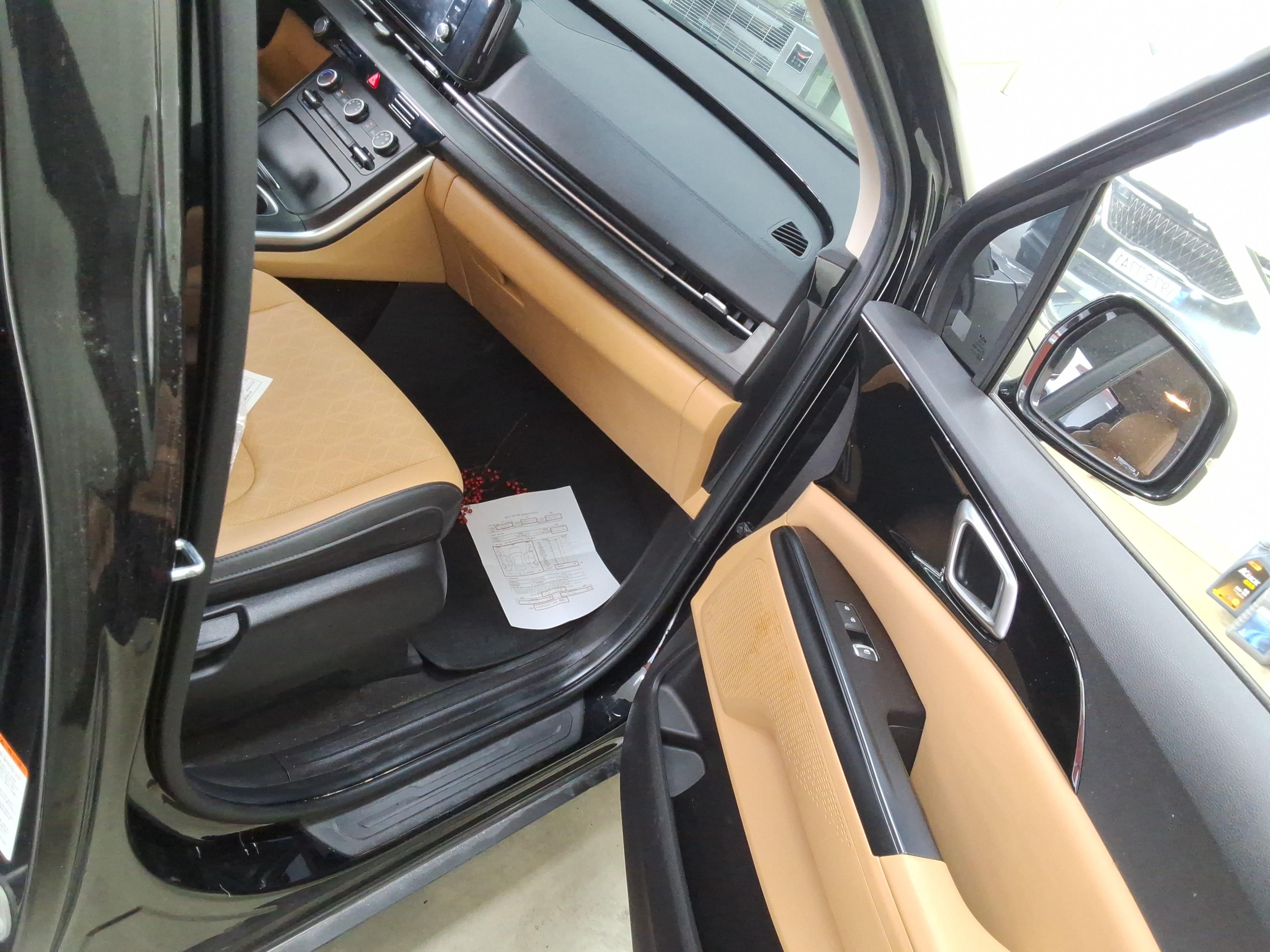 كيا كارنيفال 2022 - صورة 14